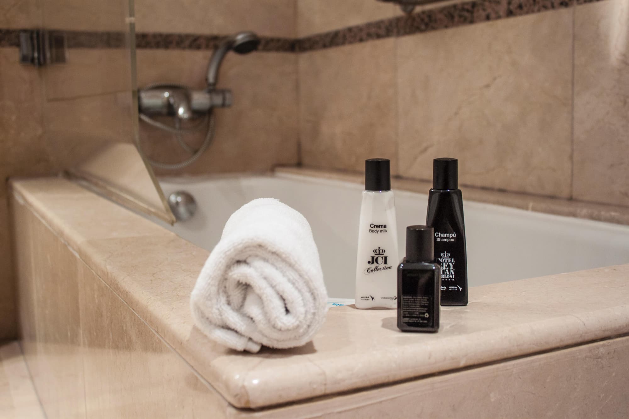 Rice Reyes Católicos, Room