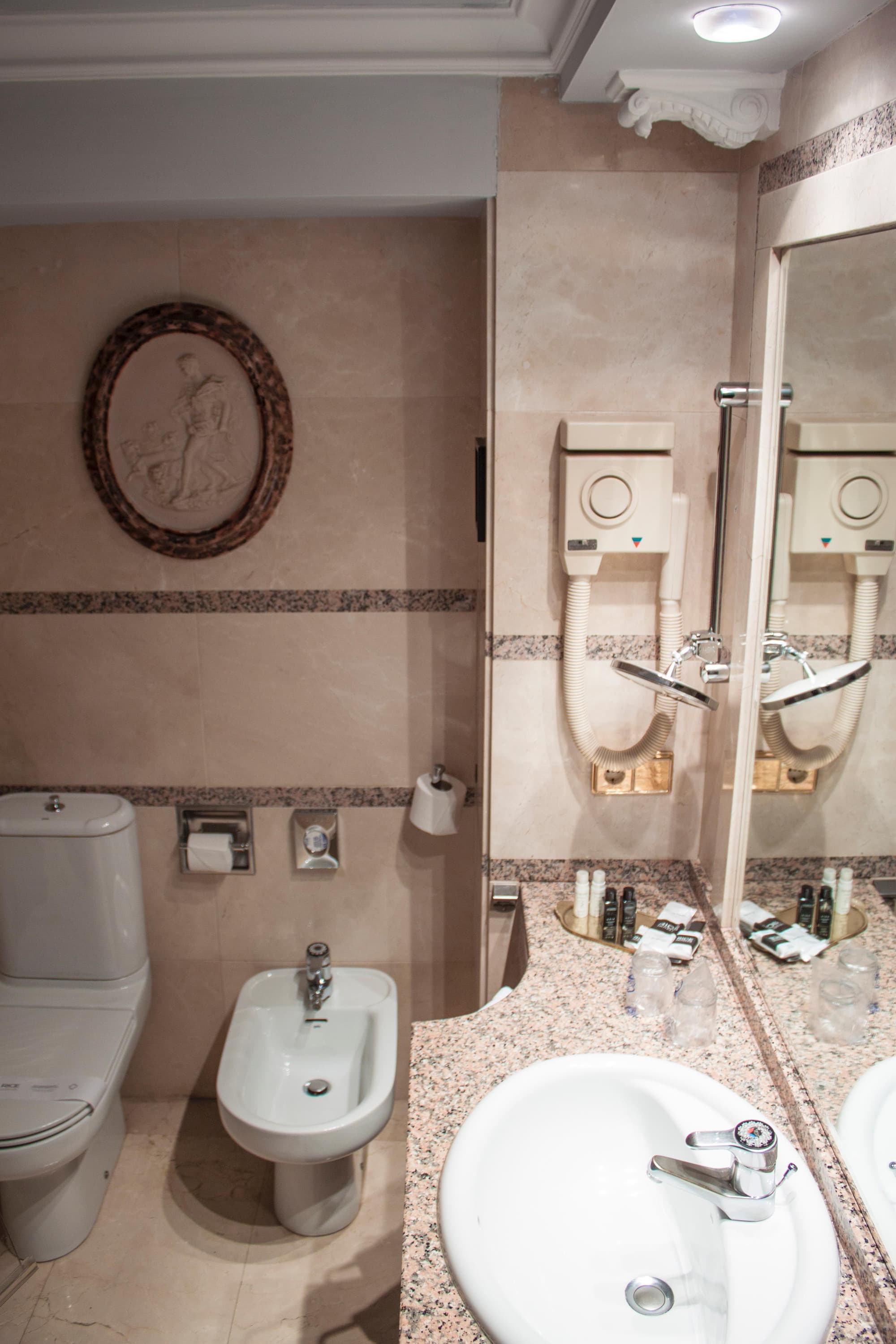 Rice Reyes Católicos, Room