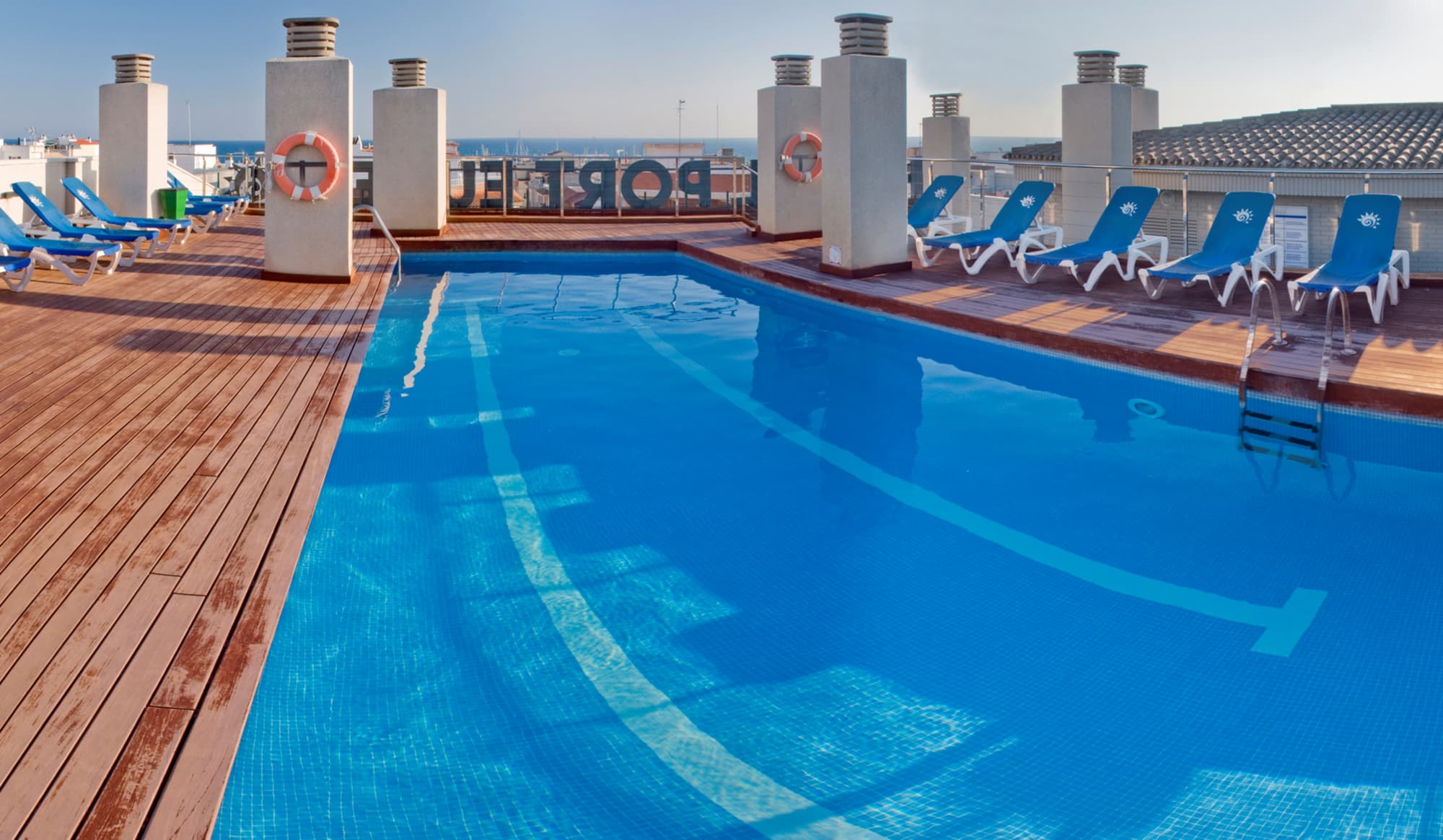 Port Eugeni, Pool