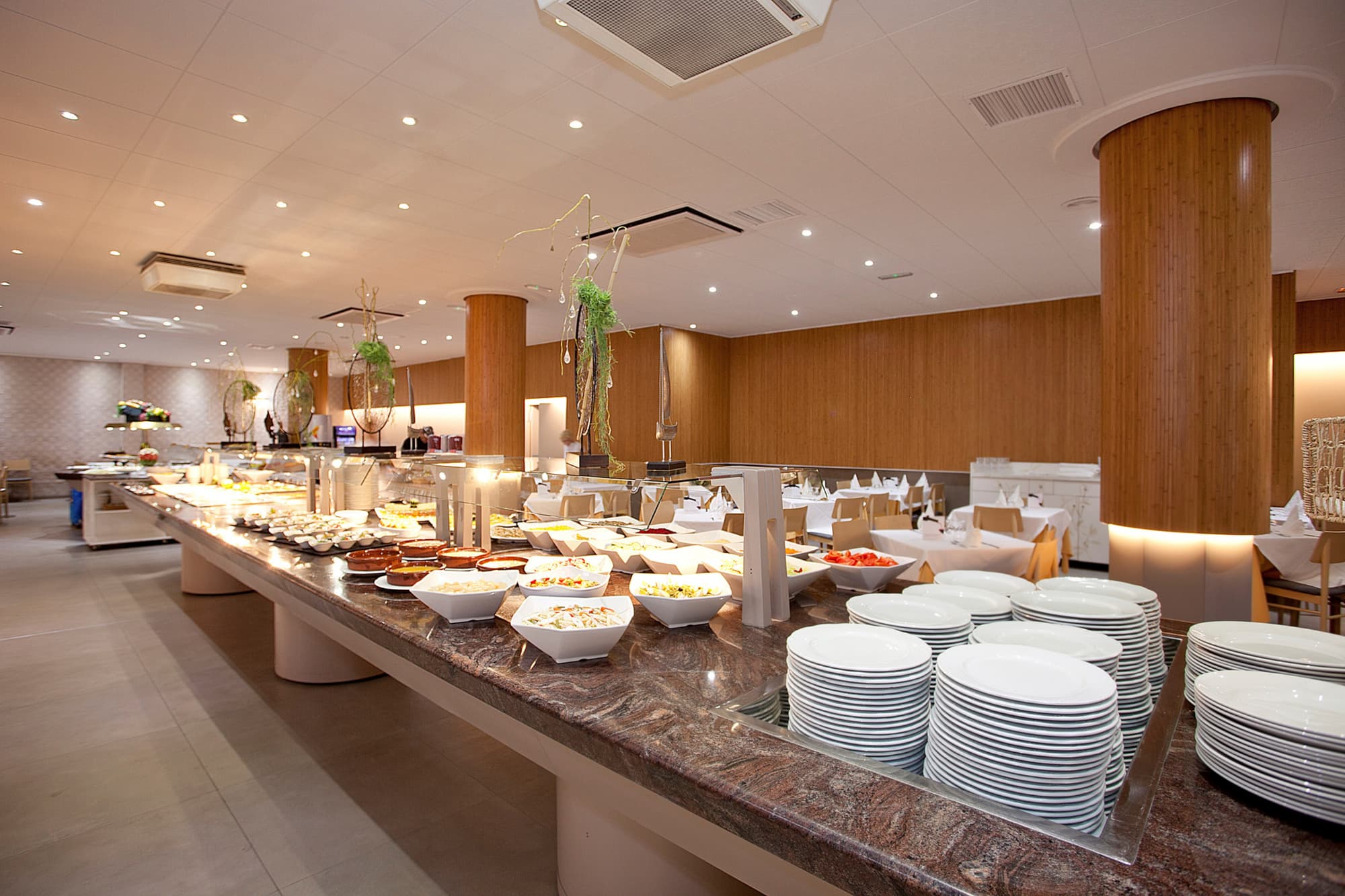 Port Eugeni, Restaurant