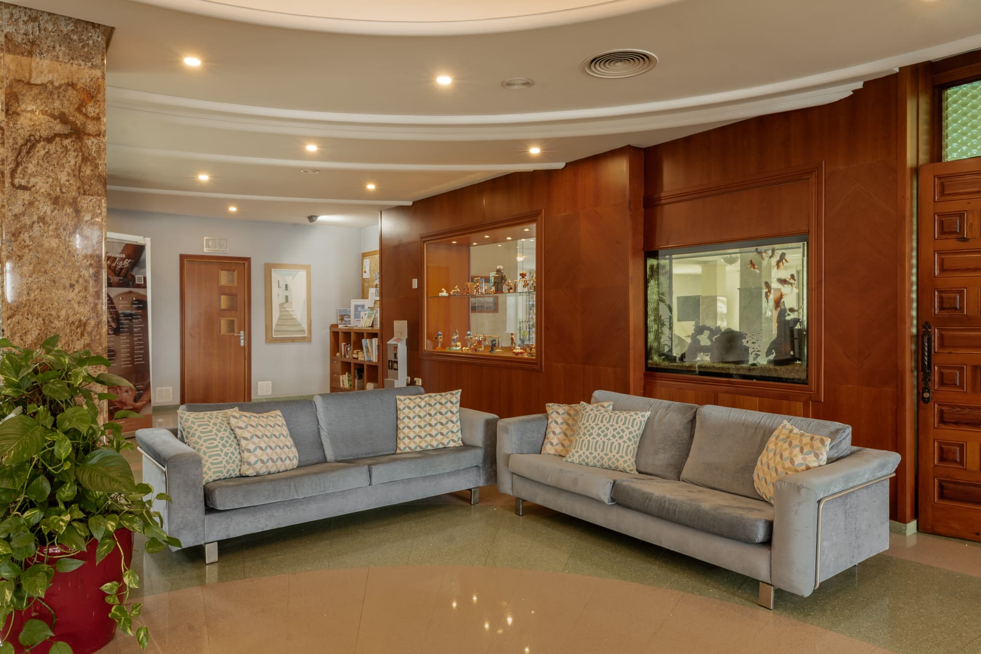 Bellamar, Lobby