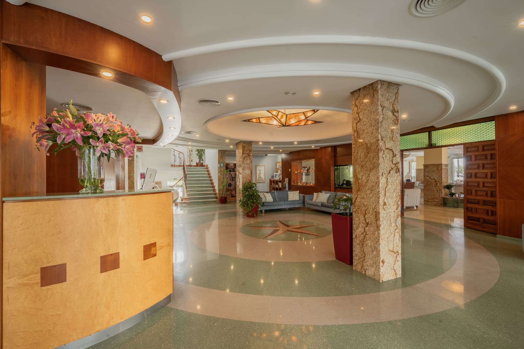 Bellamar, Lobby