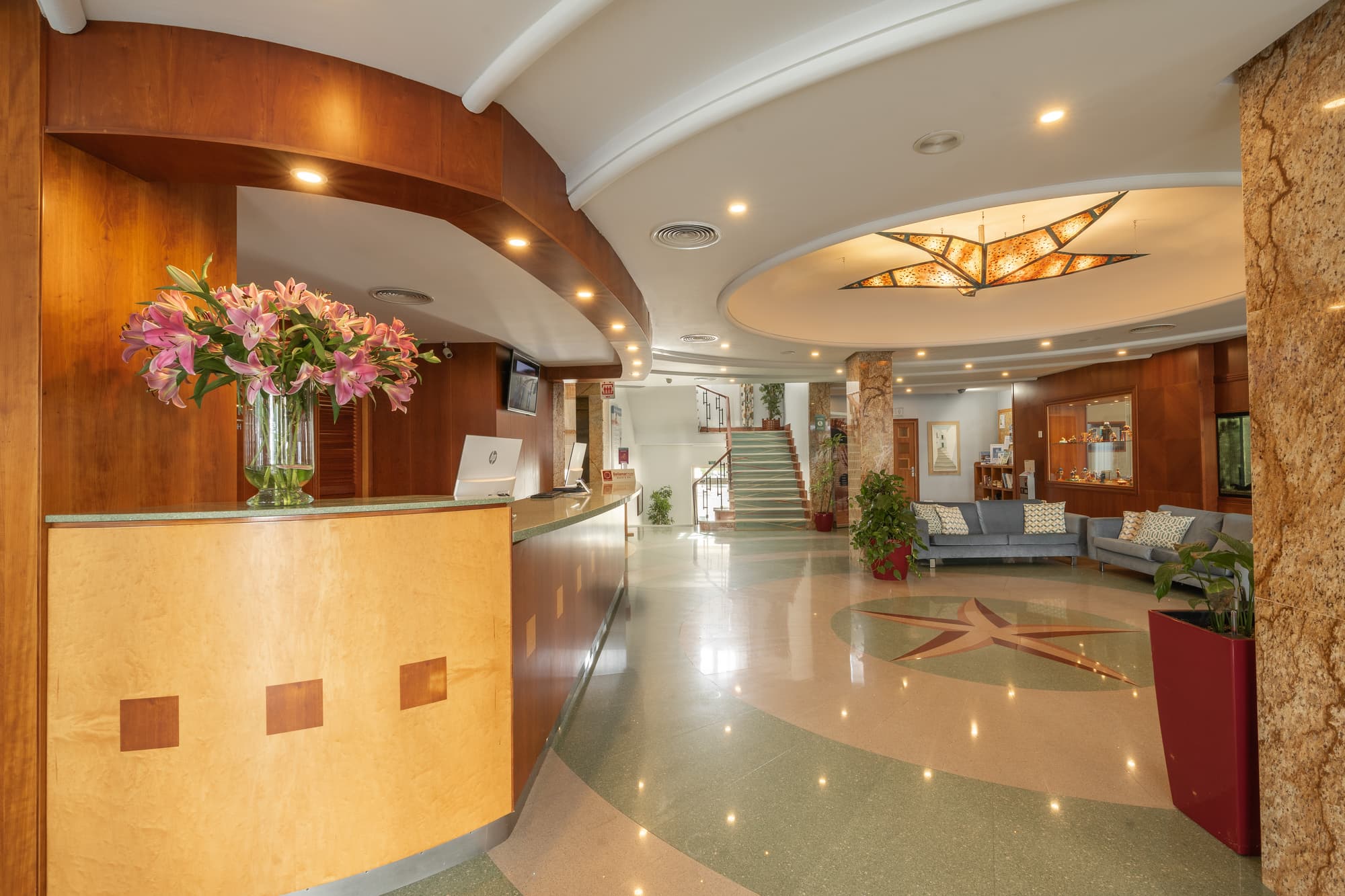 Bellamar, Lobby