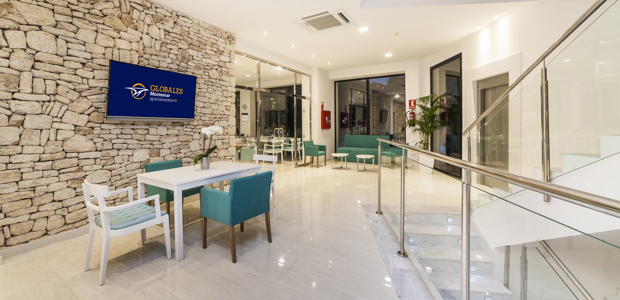 Globales Montemar, Lobby