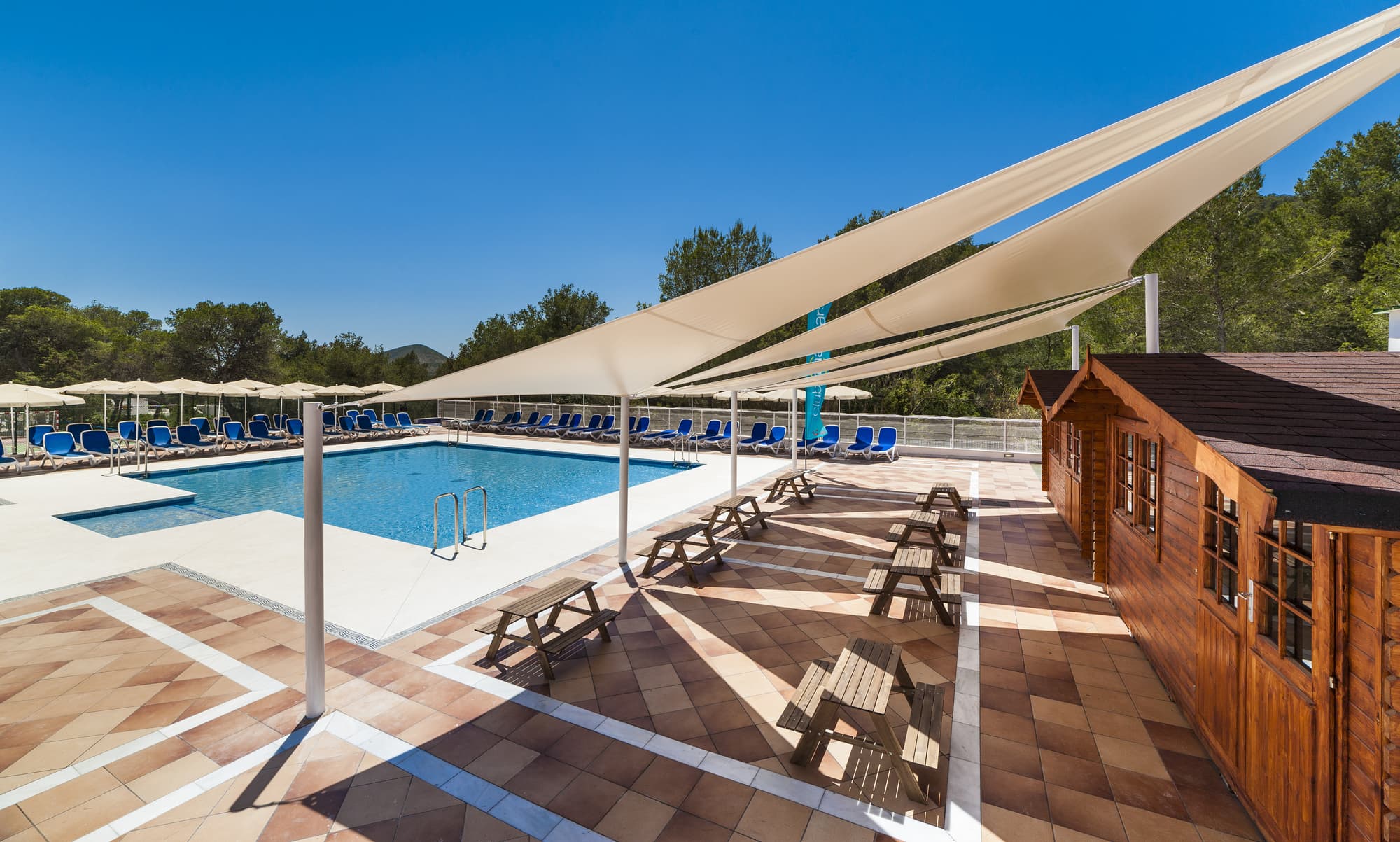 Globales Montemar, Pool