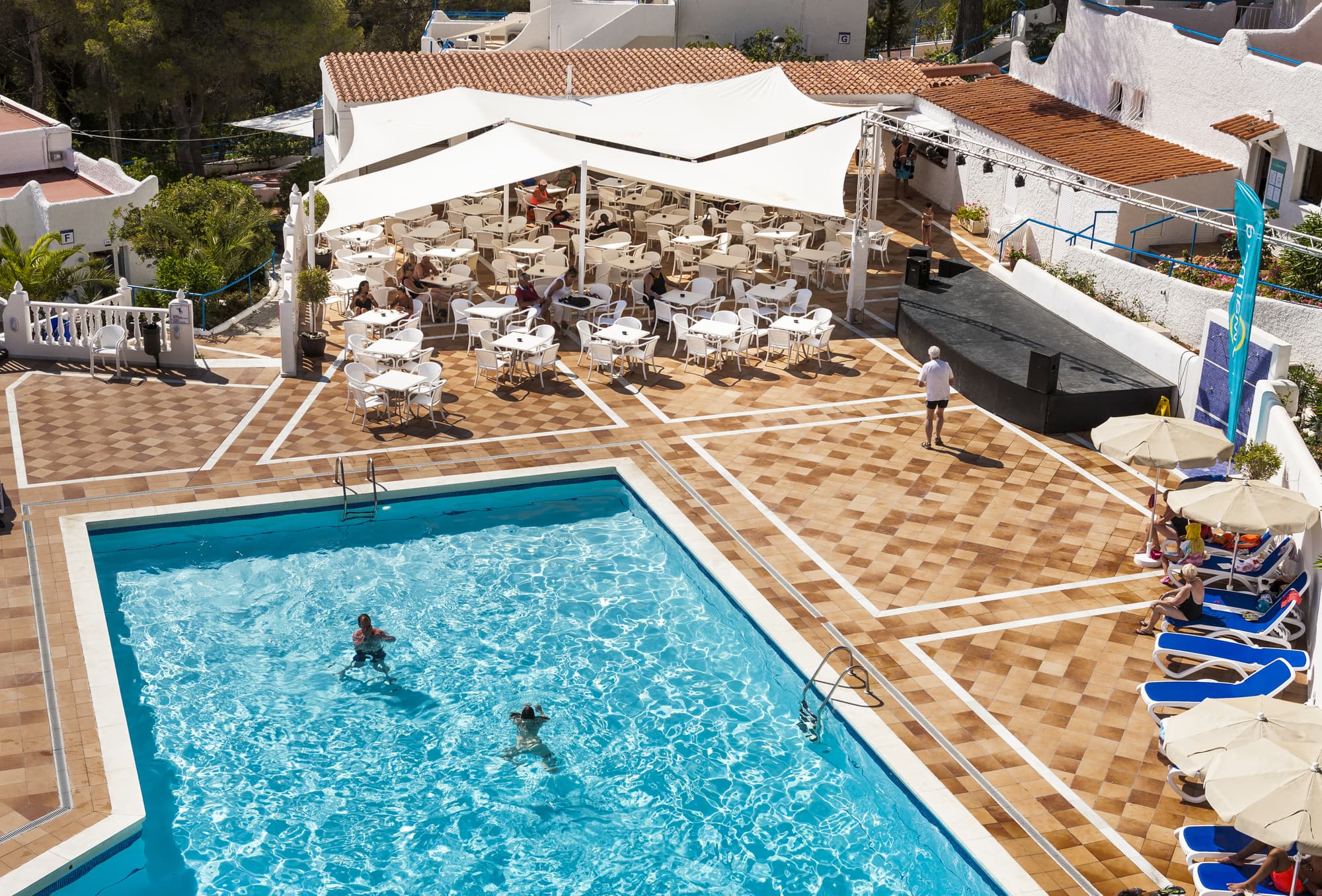 Globales Montemar, Terrace