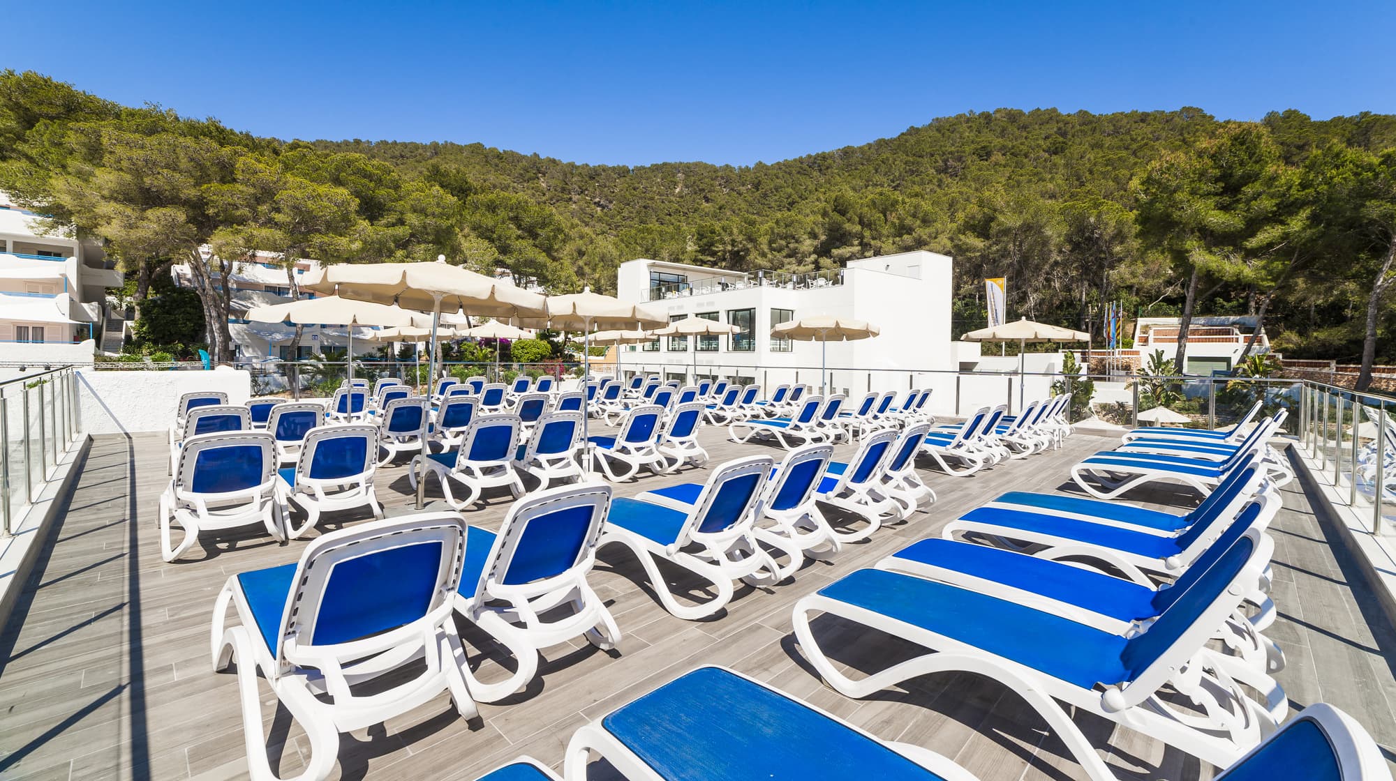 Globales Montemar, Terrace