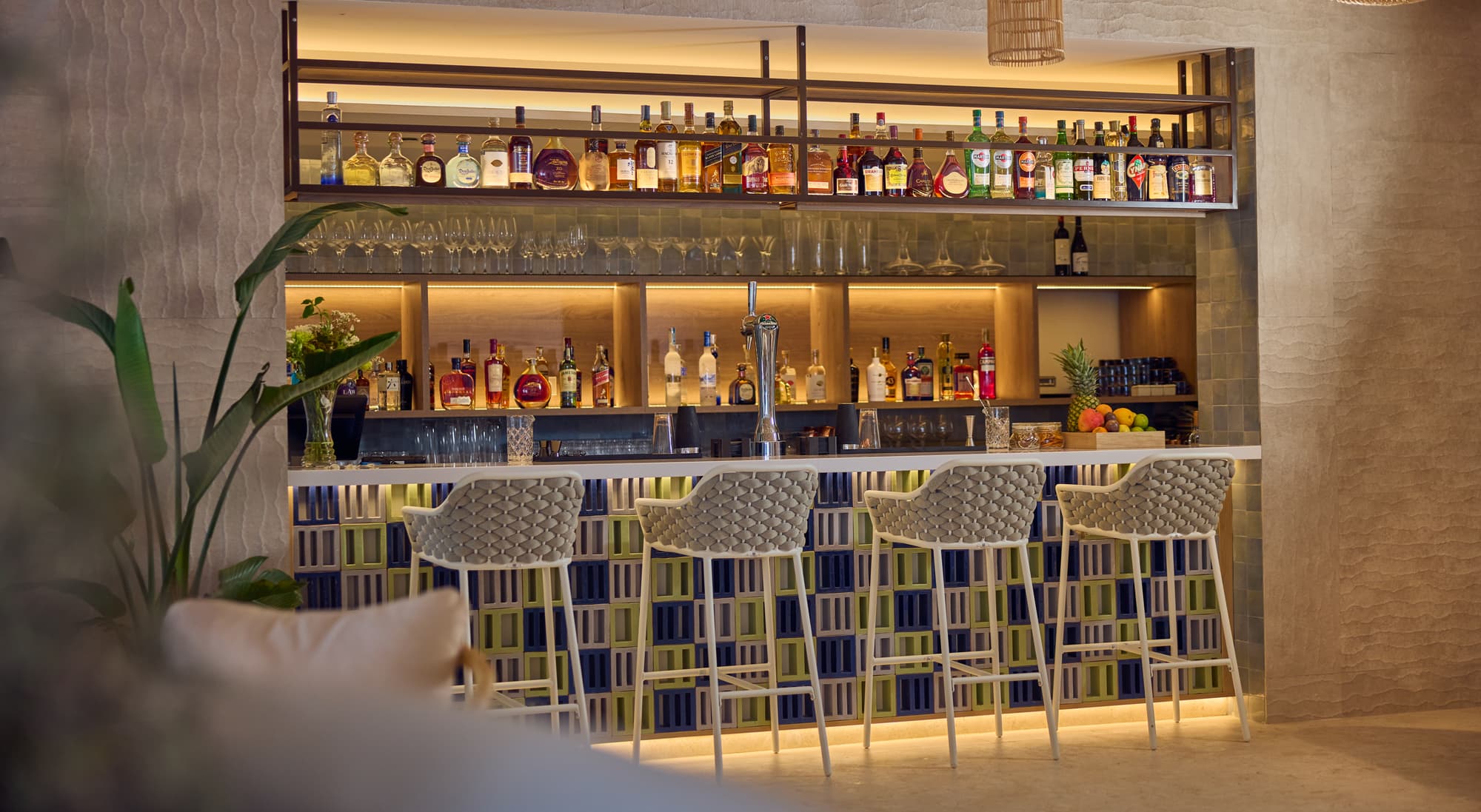 Cala San Miguel Hotel Ibiza, Curio Collection By H, Bar