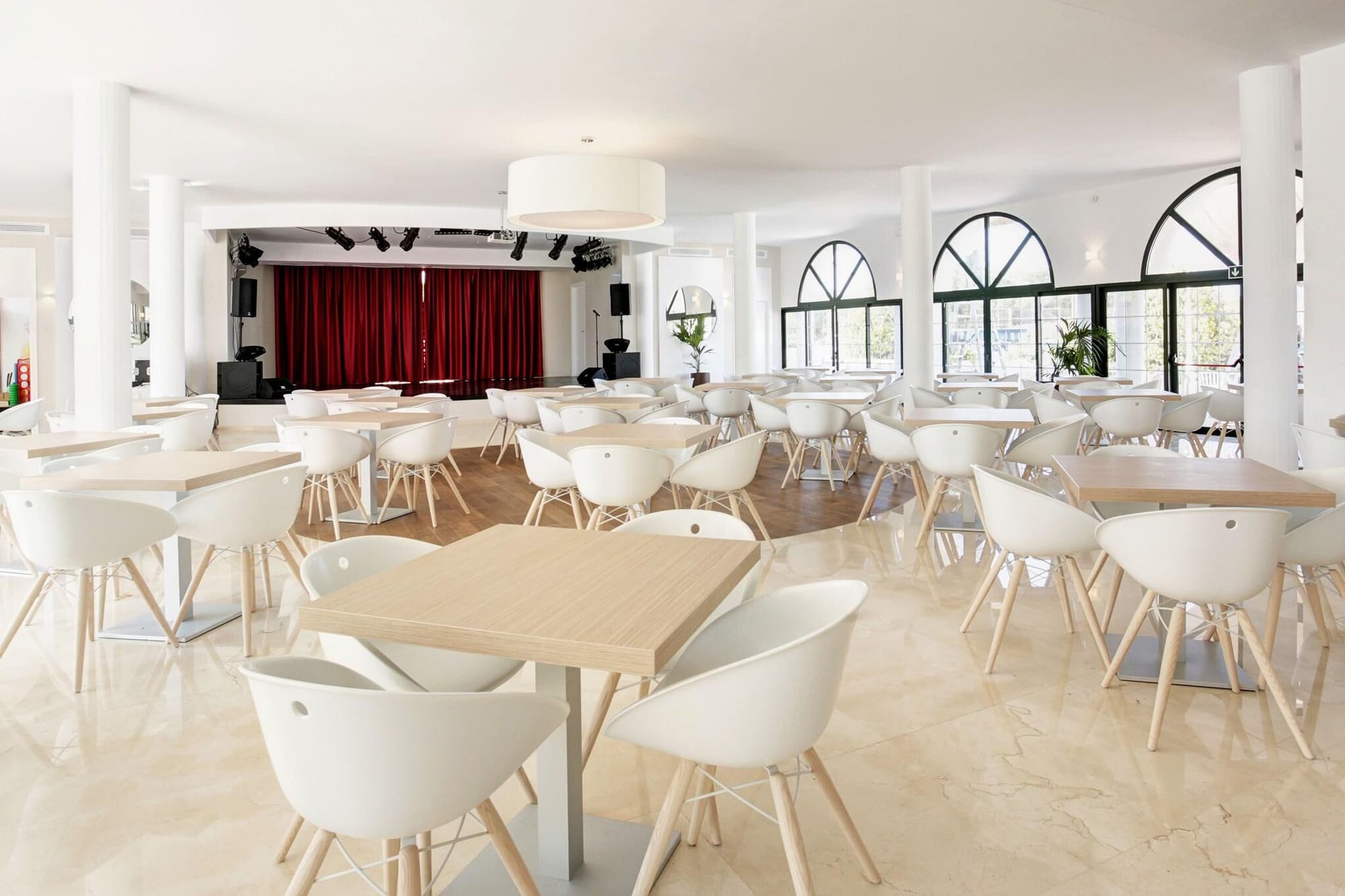 Grupotel Mar de Menorca, Sports and Entertainment