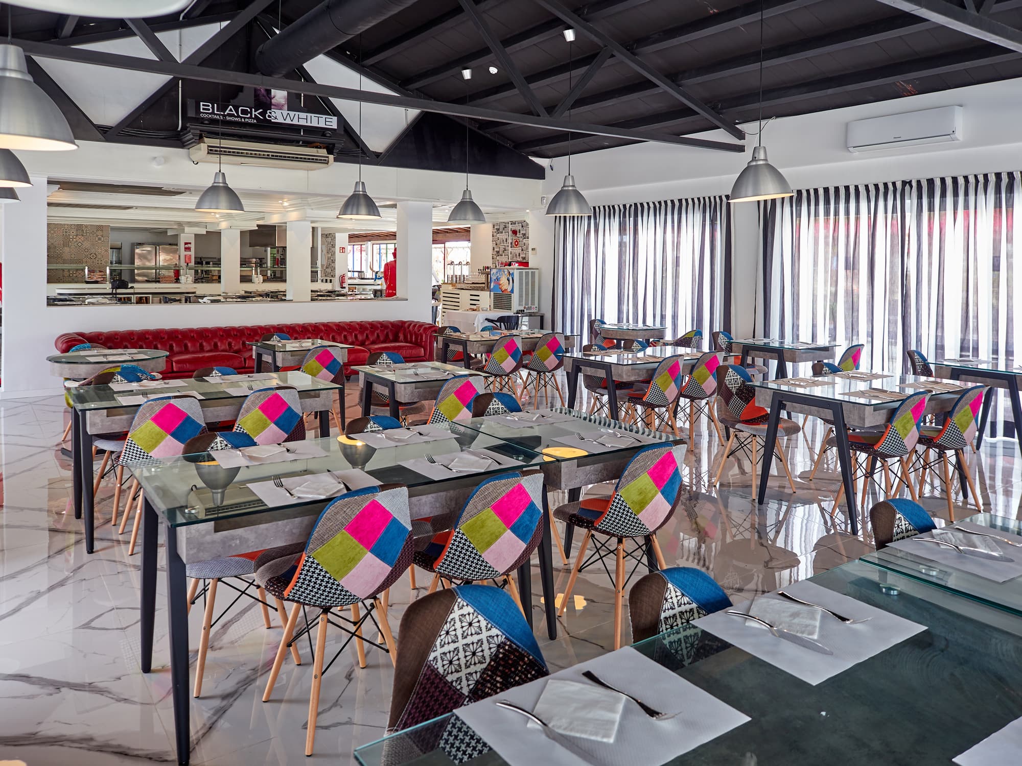 BelleVue Club, Restaurant