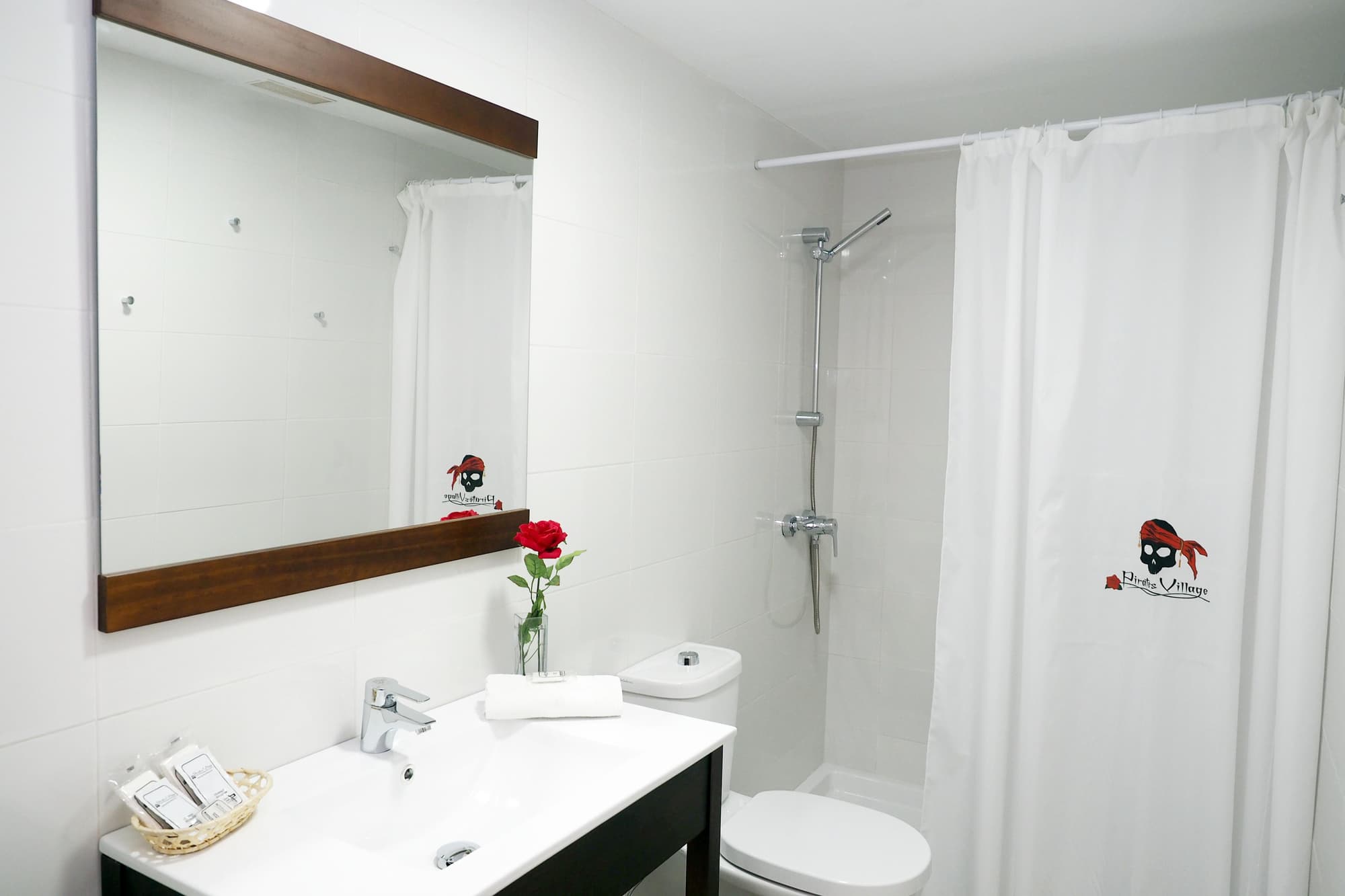 Pirates Village, Room