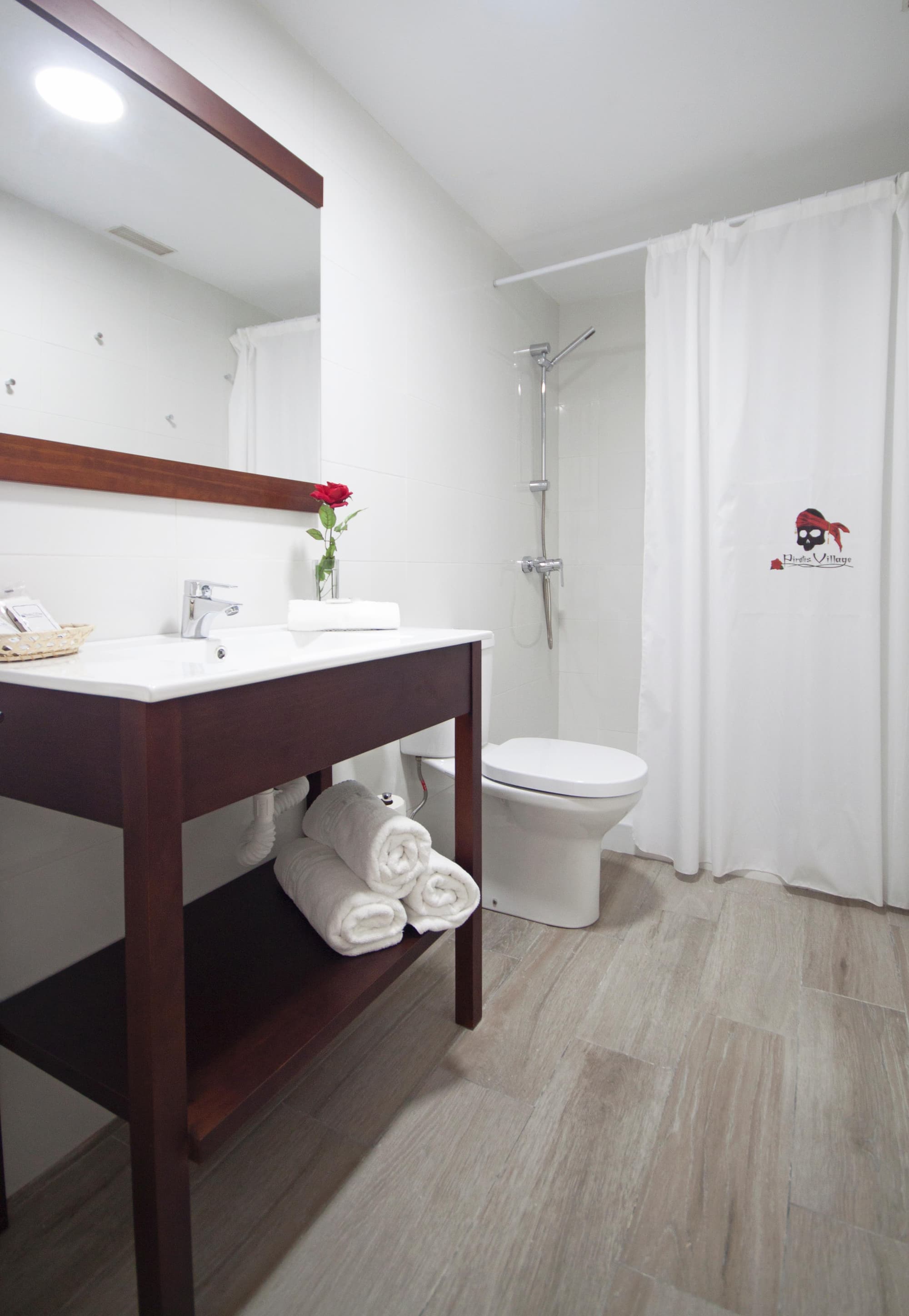 Pirates Village, Room