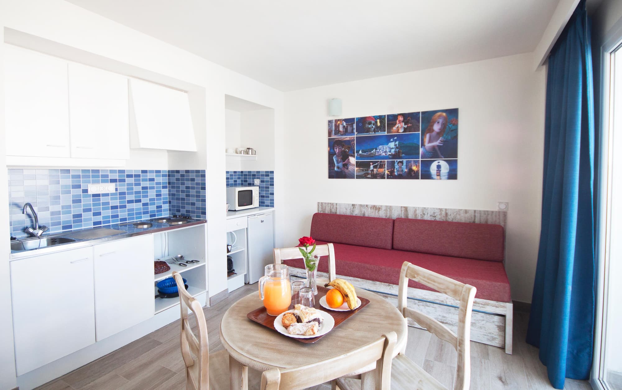 Pirates Village, Room