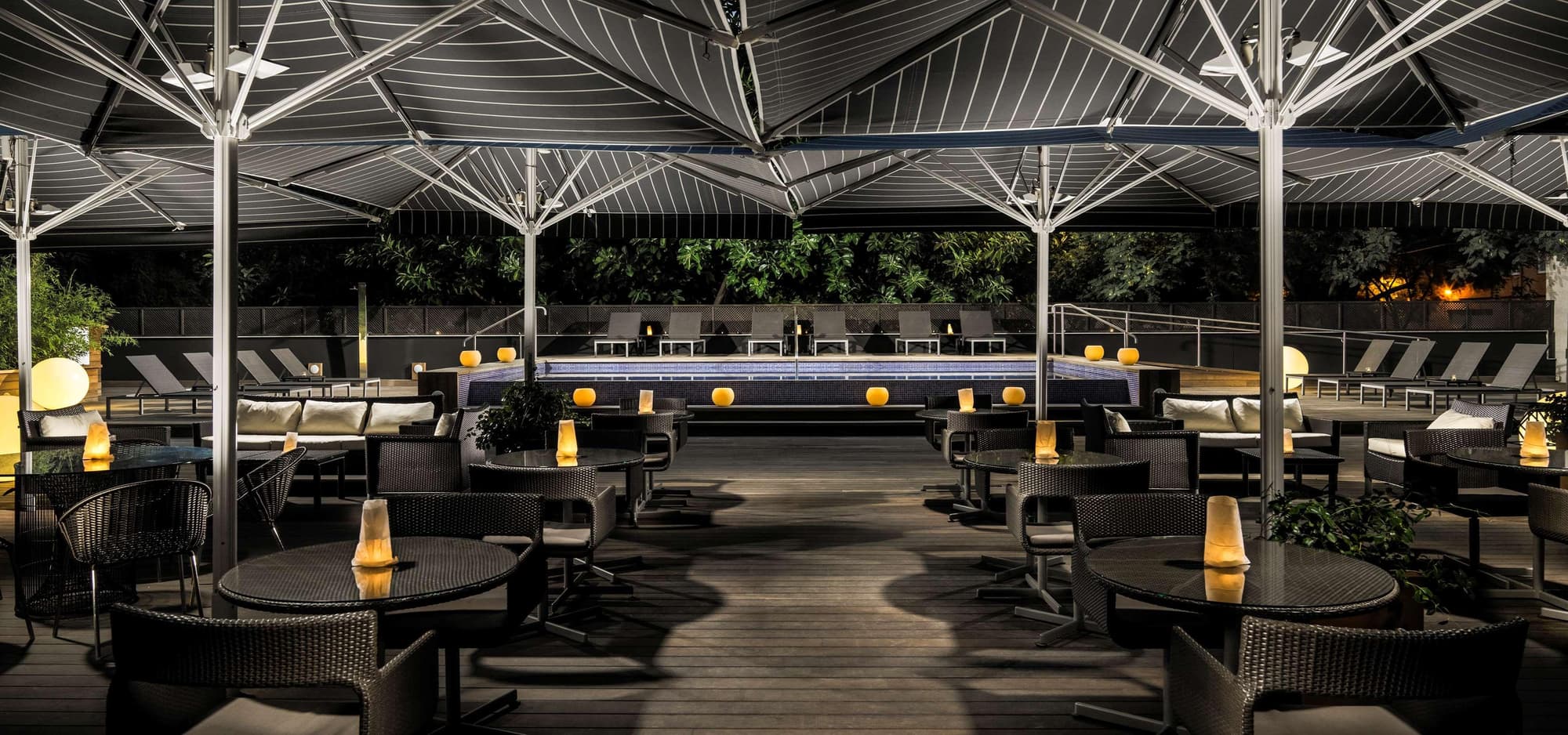 H10 Itaca, Restaurant