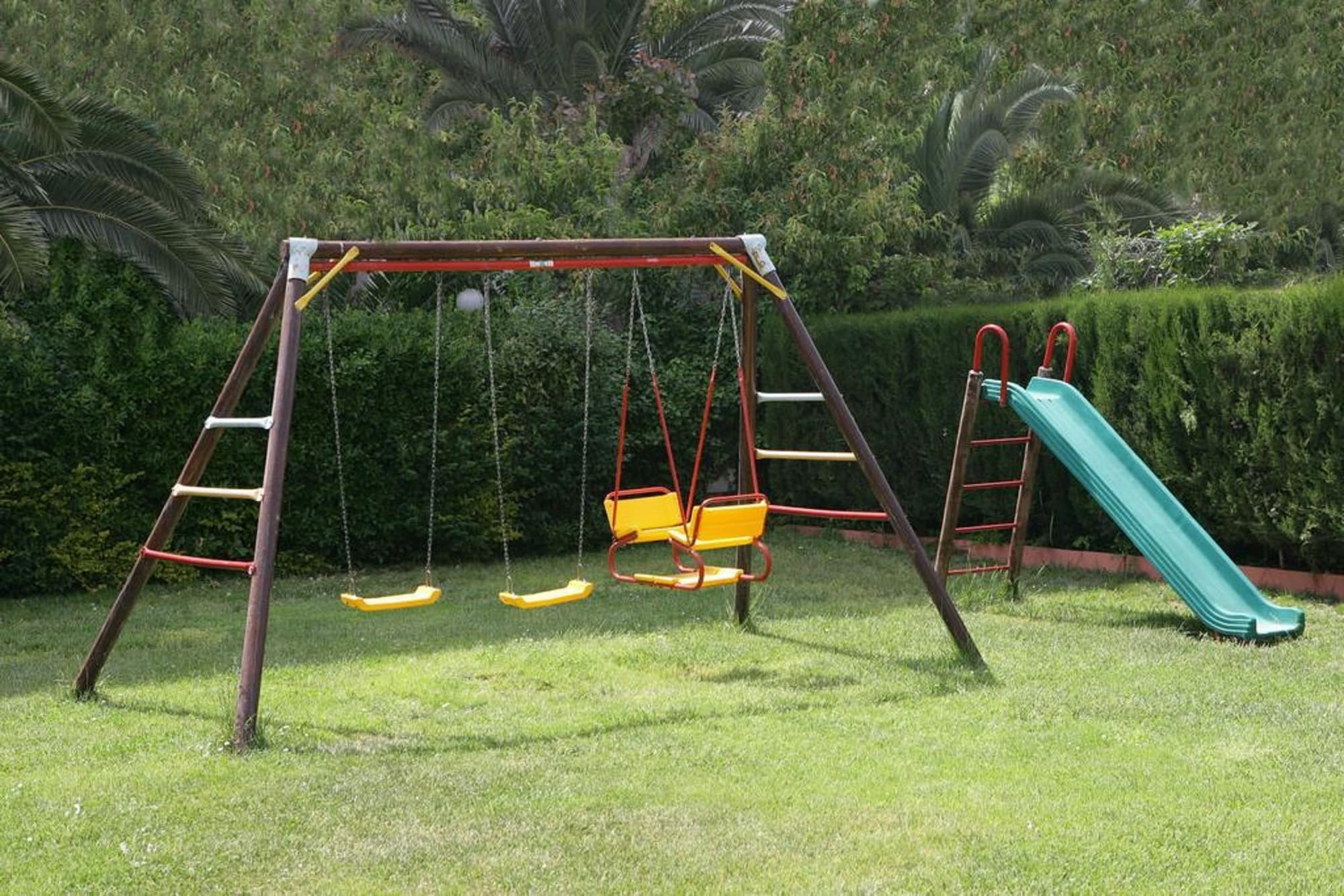 Fenals Garden, Sports and Entertainment