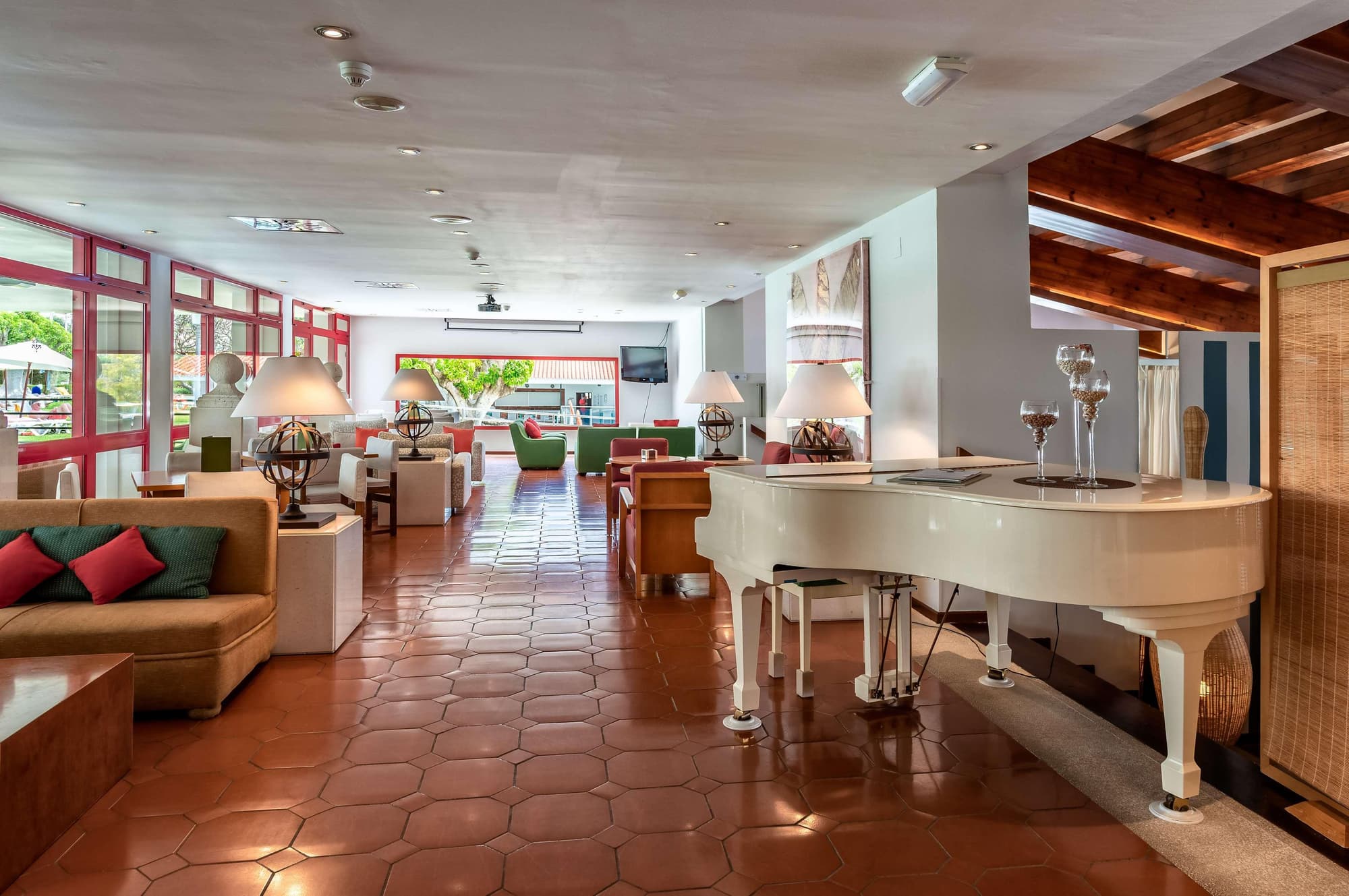 Parador de Nerja, Bar