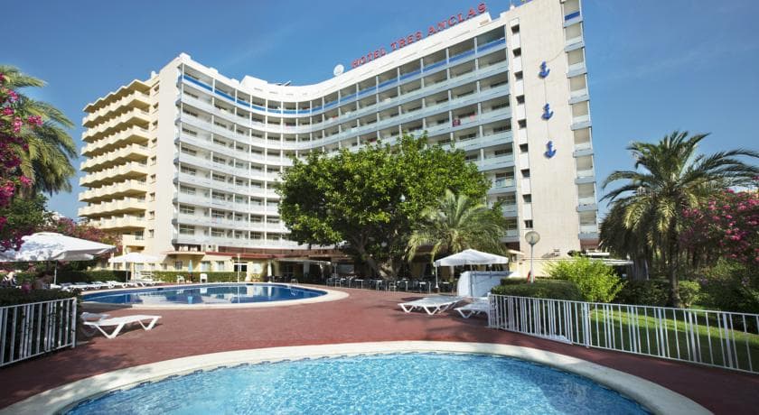 Tres Anclas, General view