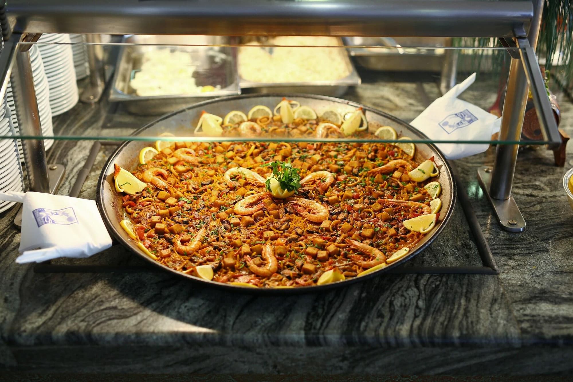 Tres Anclas, Restaurant