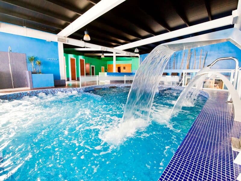 Bahia Tropical, Sports and Entertainment