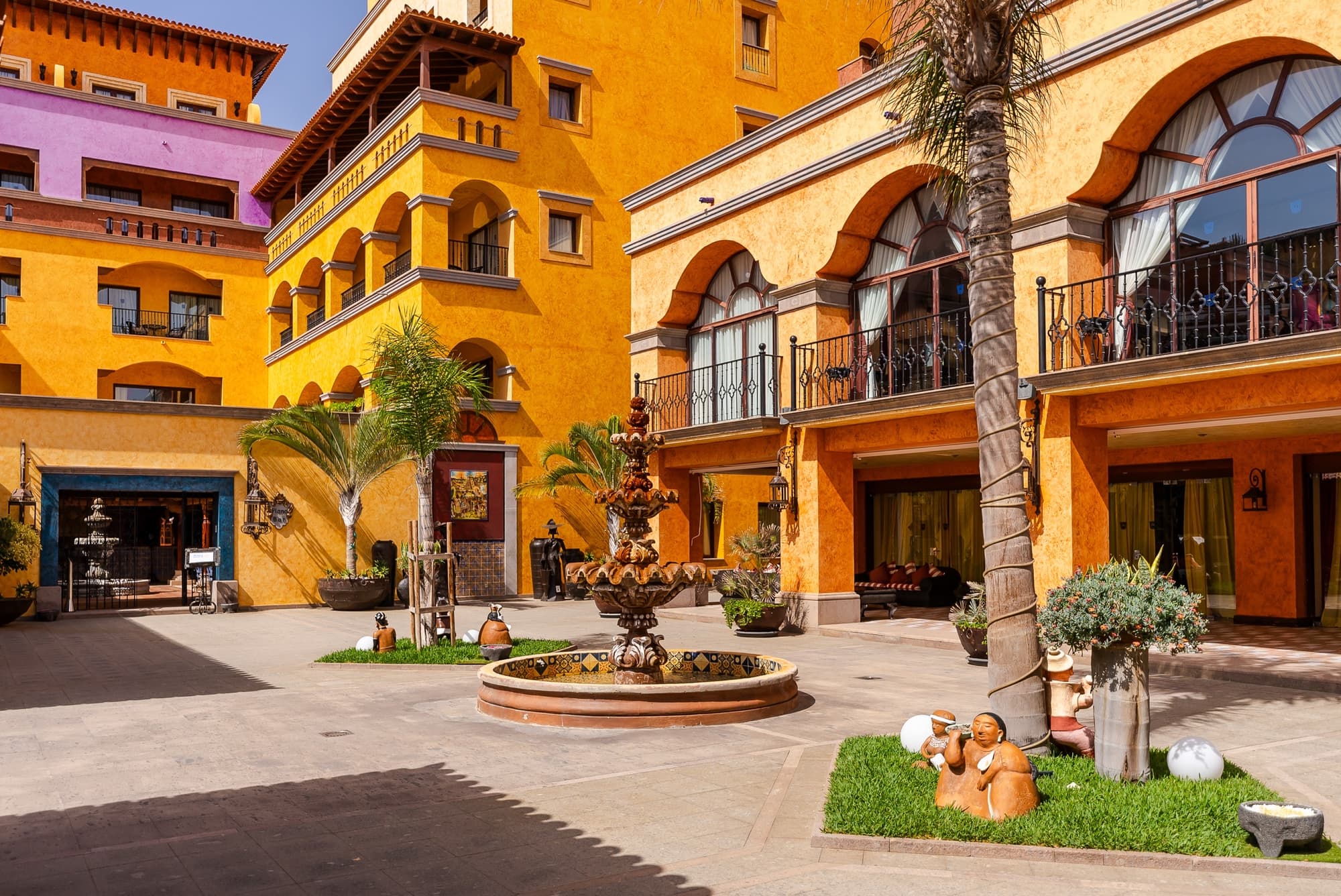 Europe Villa Cortes, Lobby