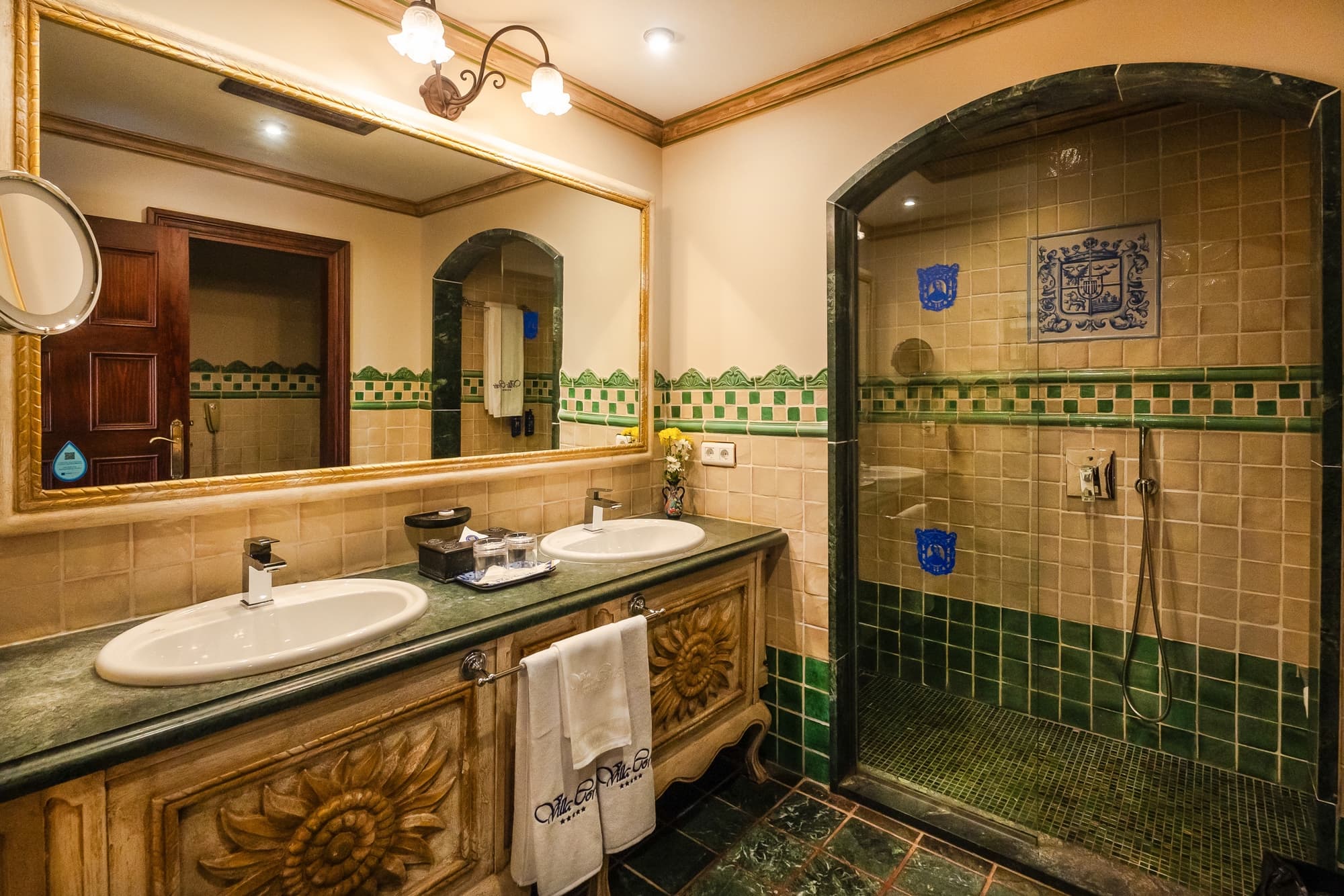 Europe Villa Cortes, Room