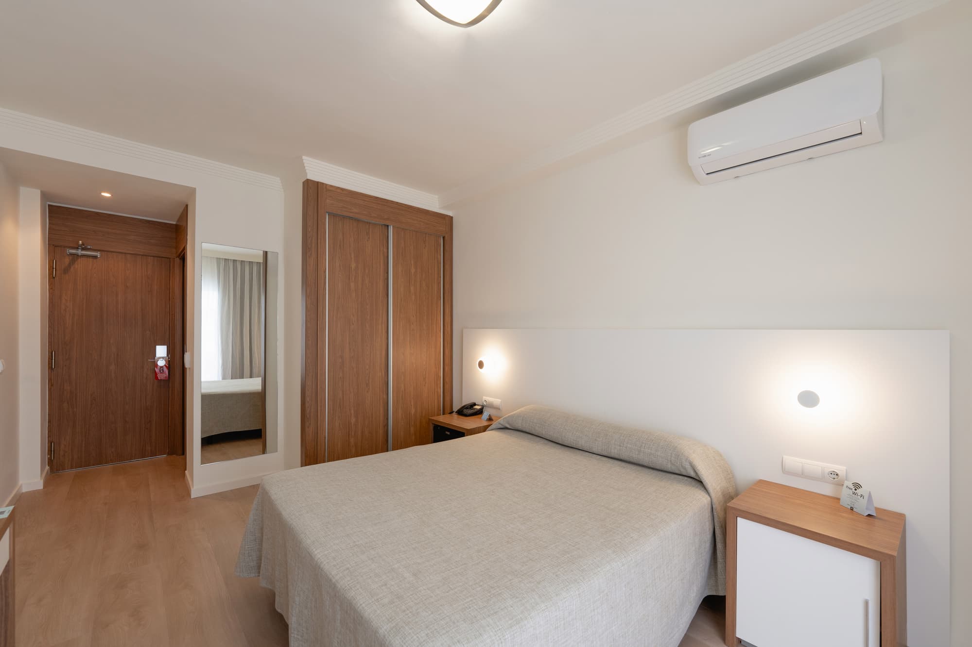 RH Riviera-Only Adults, Room