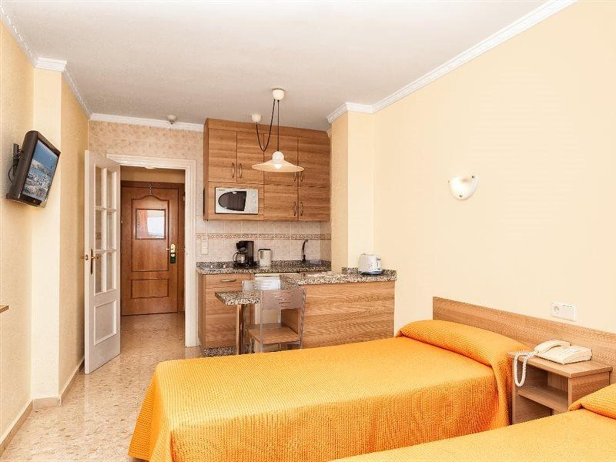 Apartamentos Stella Maris Marcari SL, Room