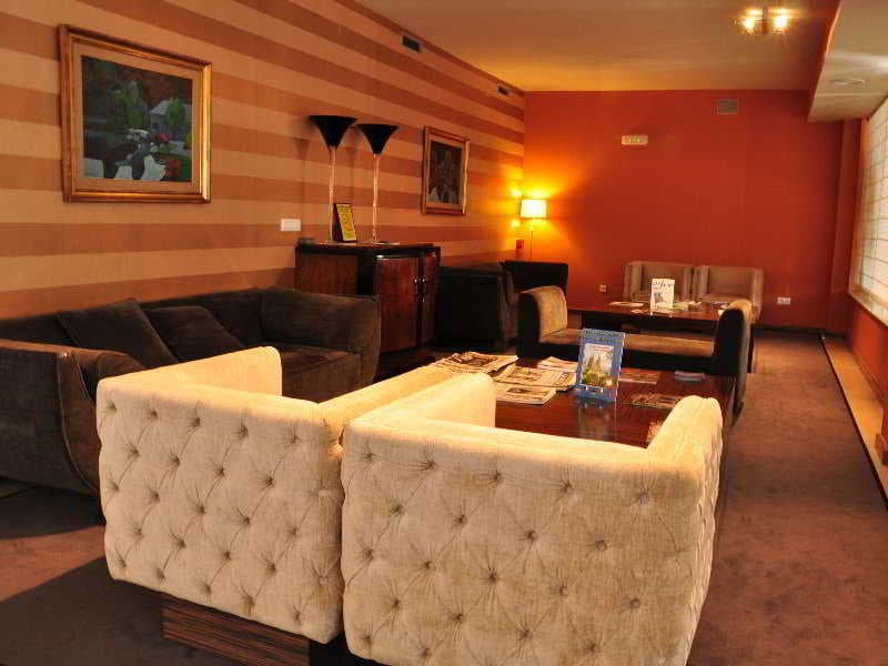 Santiago Apostol, Lobby