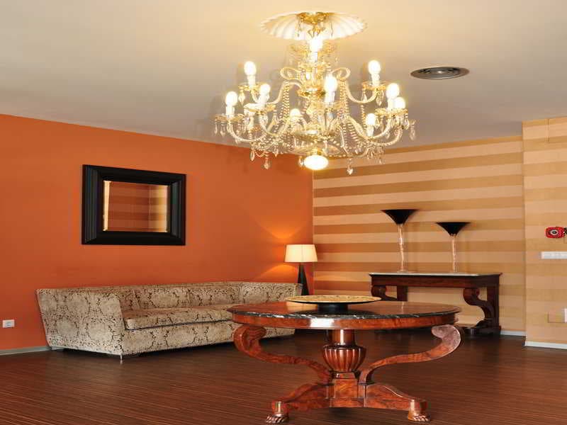 Santiago Apostol, Lobby