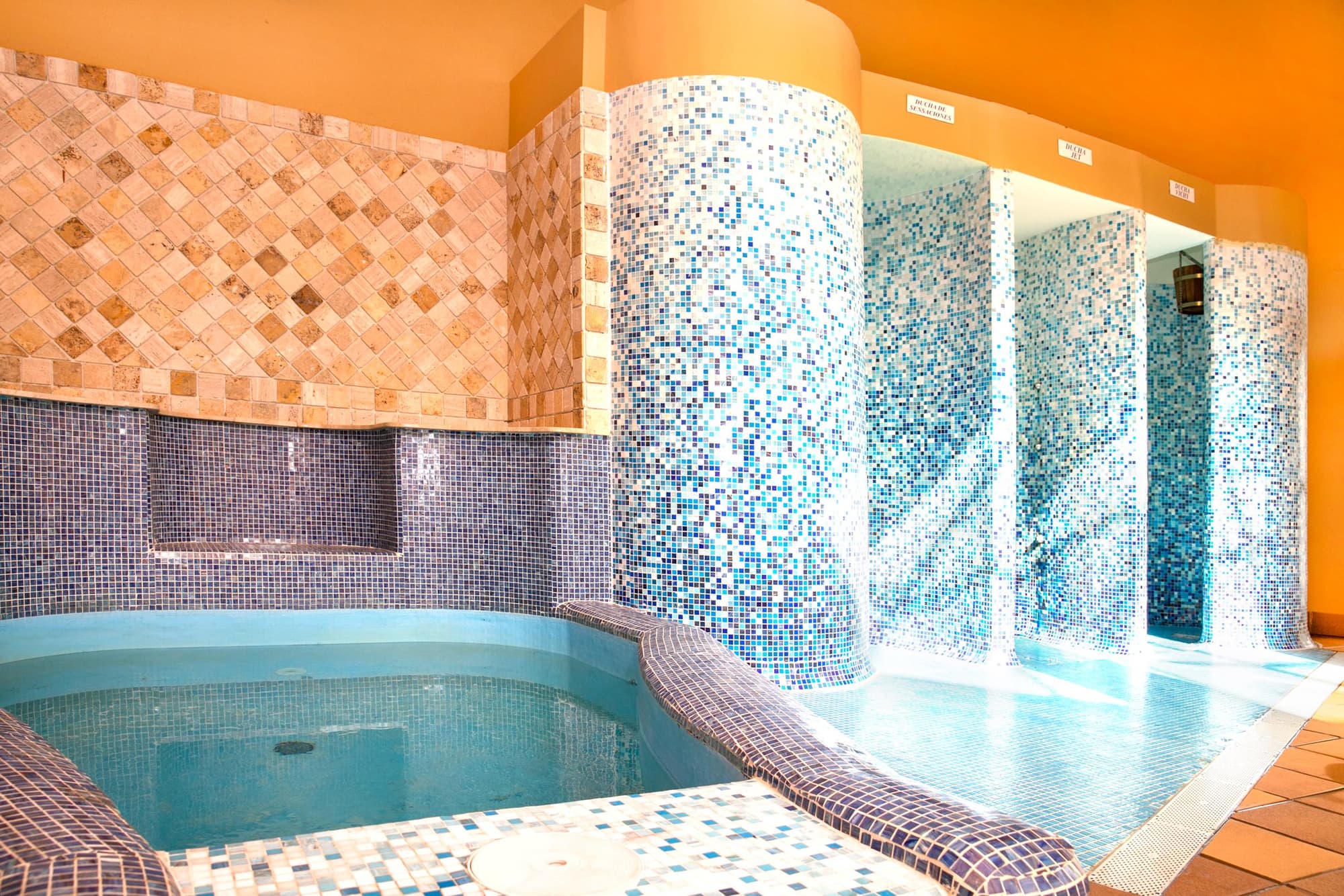 Hotel LIVVO Mirador Papagayo, Sports and Entertainment