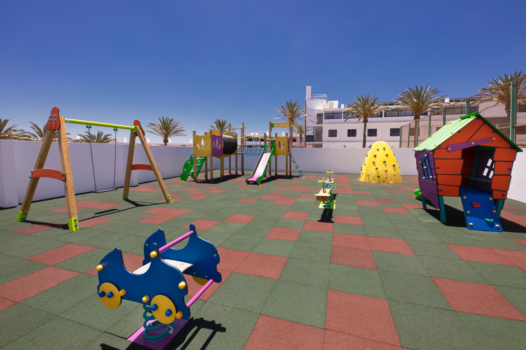 Hotel LIVVO Mirador Papagayo, Sports and Entertainment