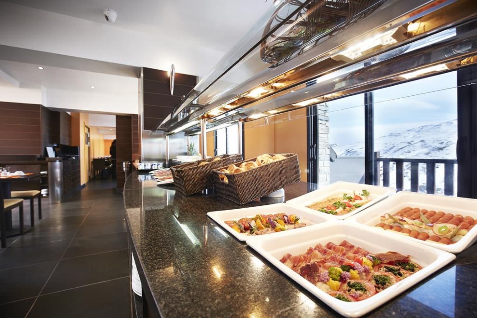 Hotel Caribou, Restaurant