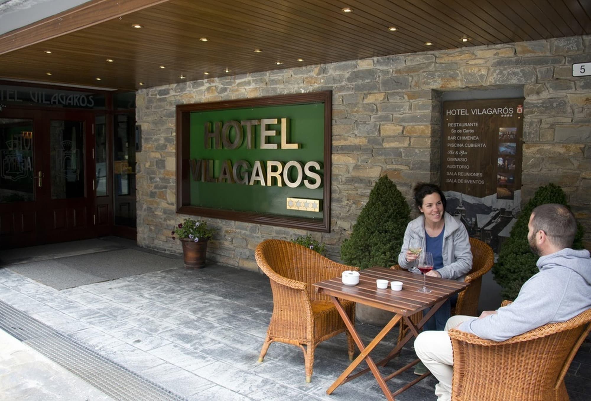 Hotel i Apartaments Vilagaròs, Terrace