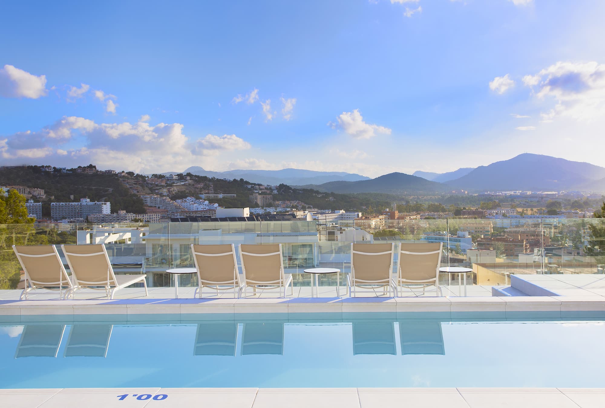 Reverence Life Hotel, Pool