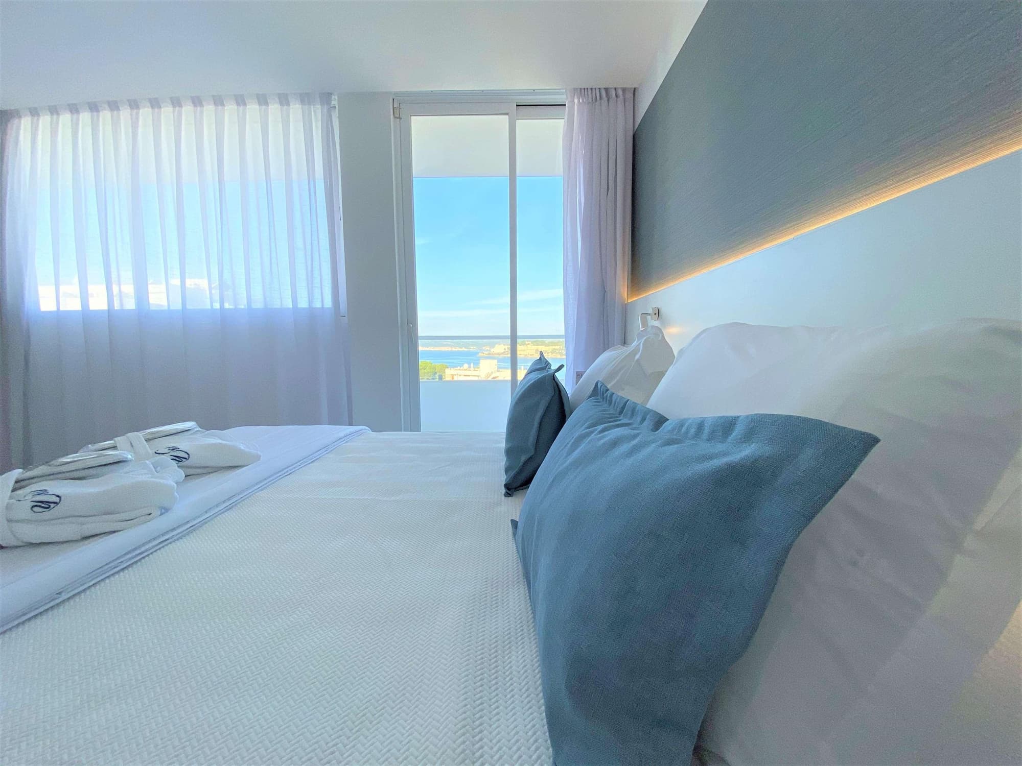 Reverence Life Hotel, Room