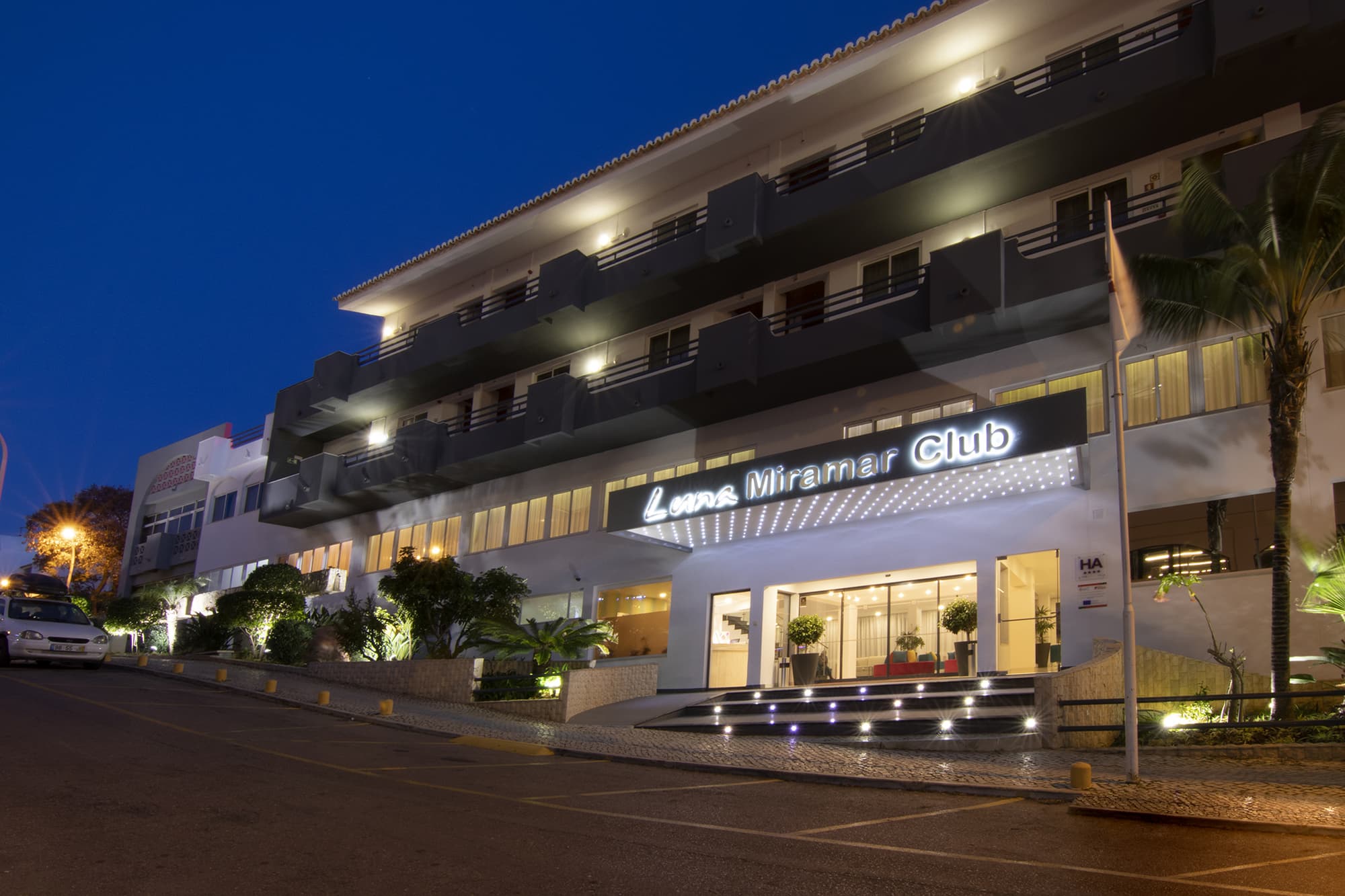 Luna Miramar Club, General view