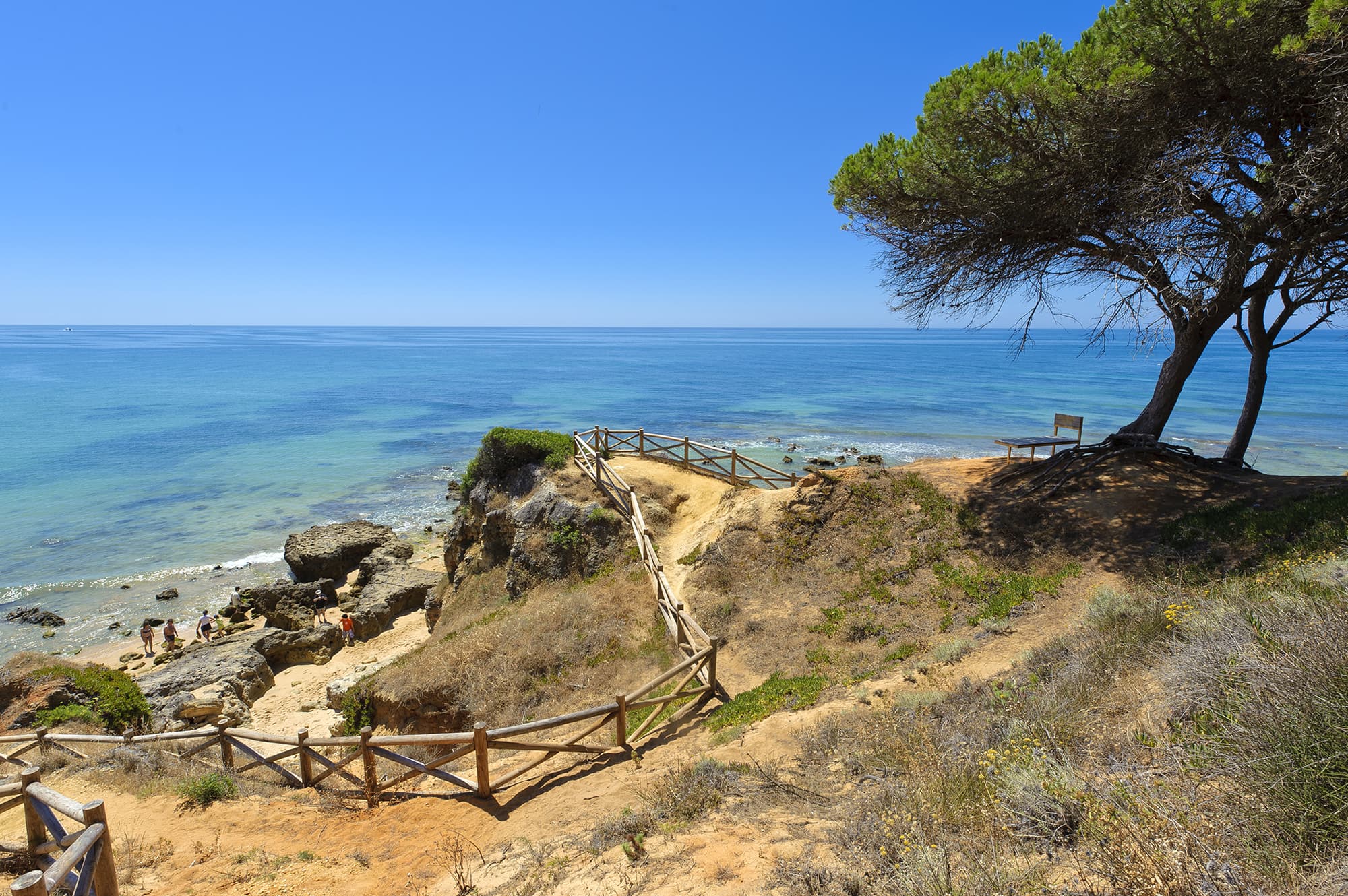 Luna Miramar Club, Beach