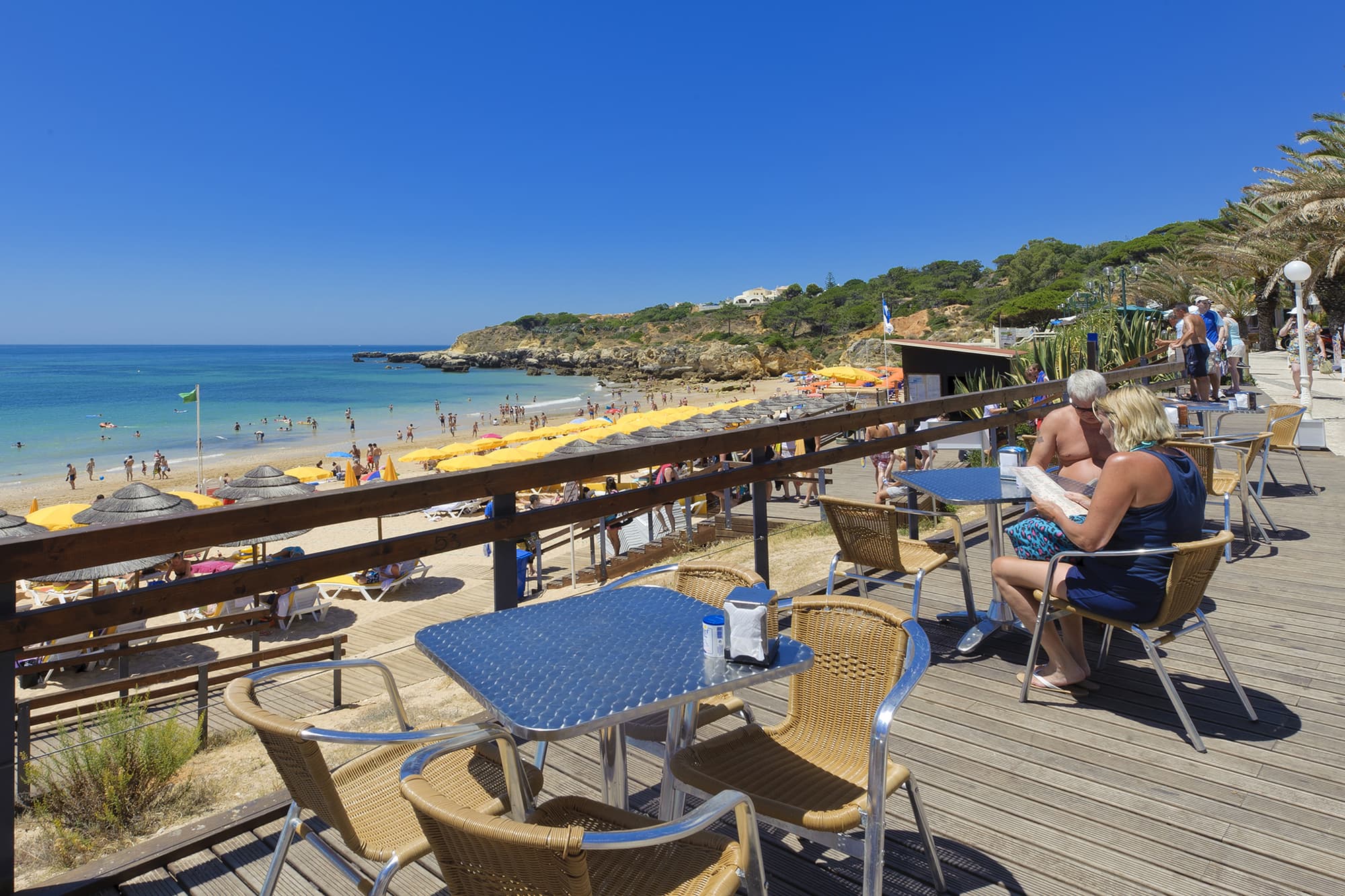 Luna Miramar Club, Beach