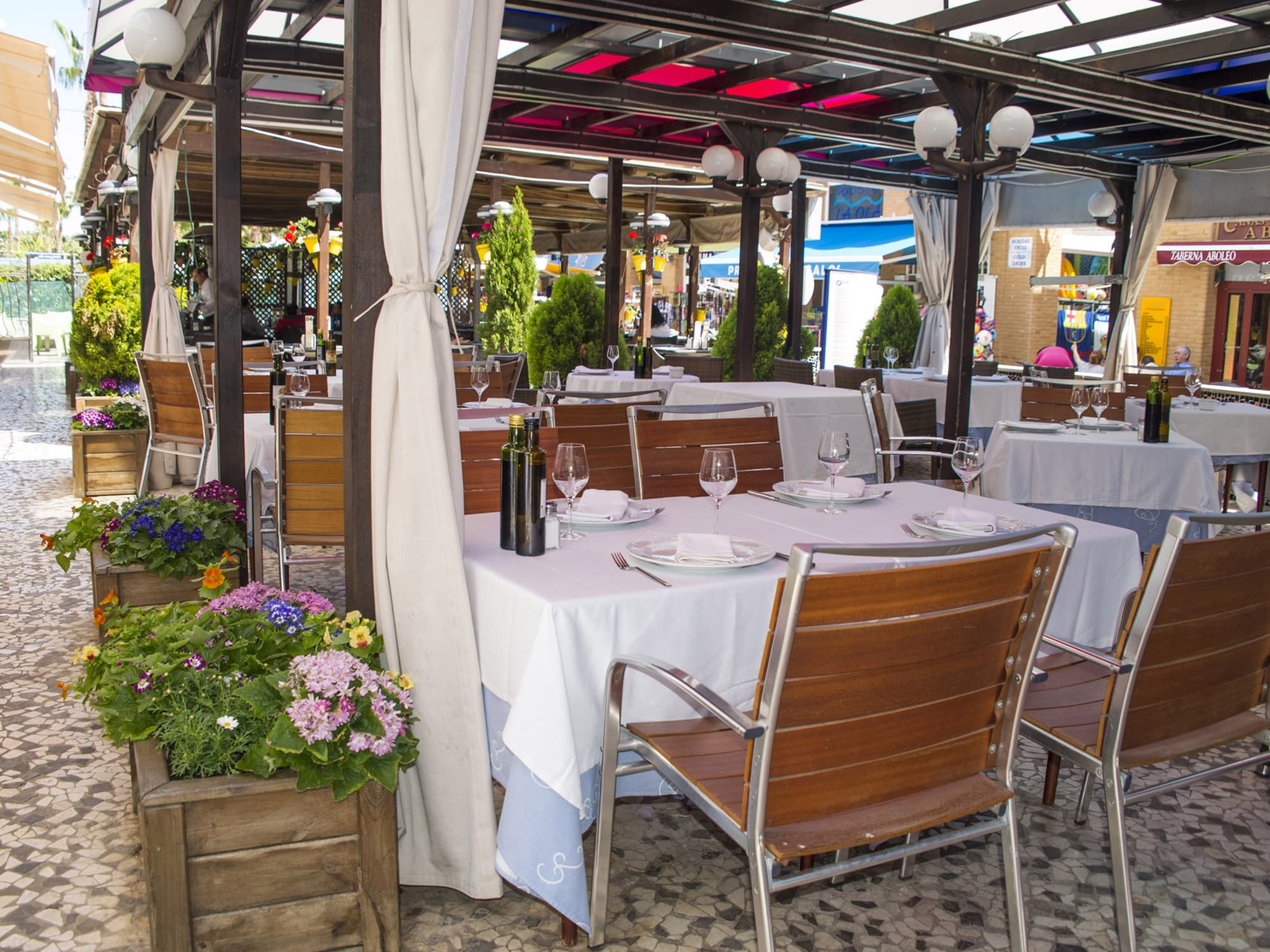 MAGIC GAMES, Restaurant