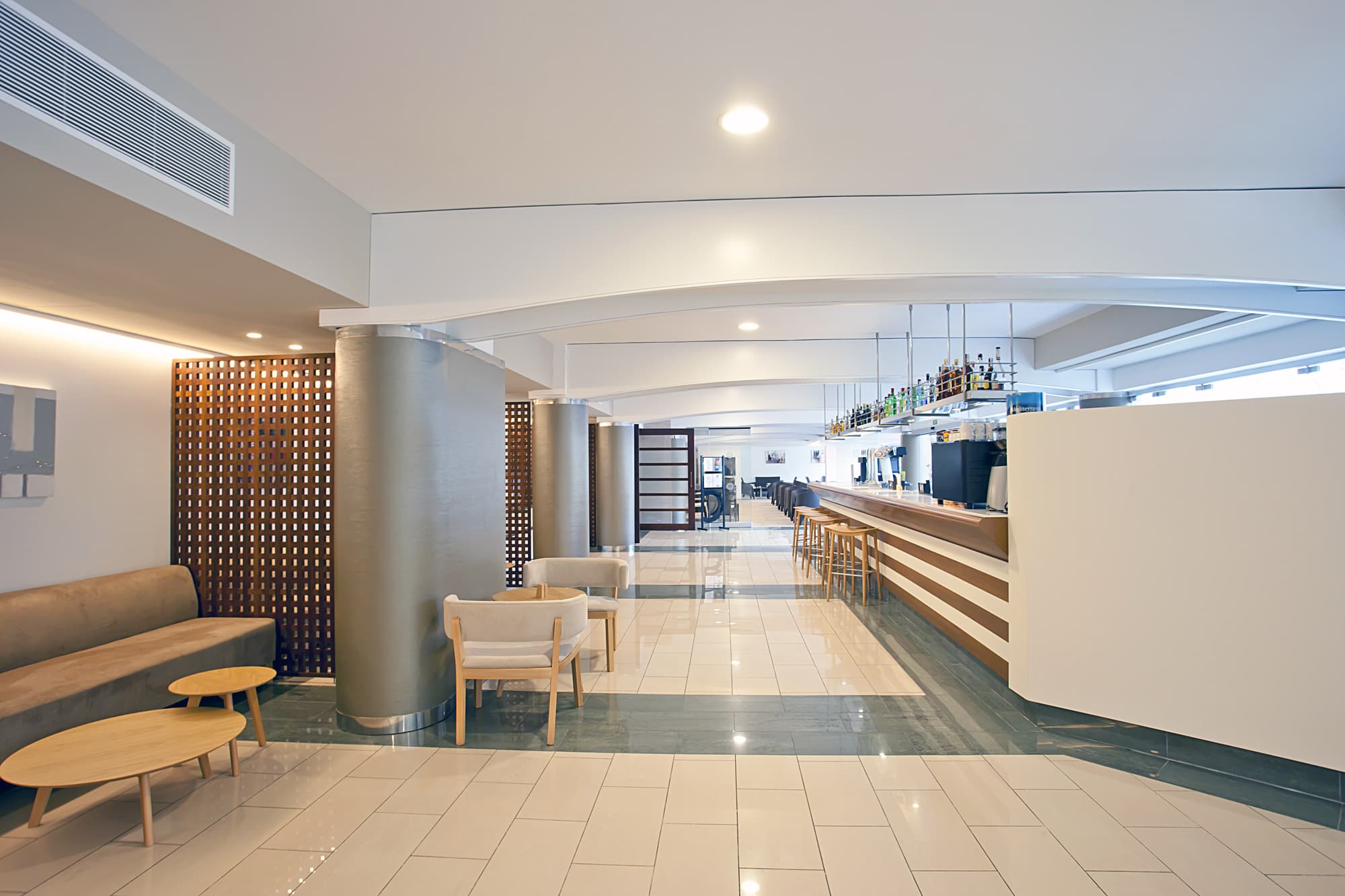 FERGUS Bermudas, Bar