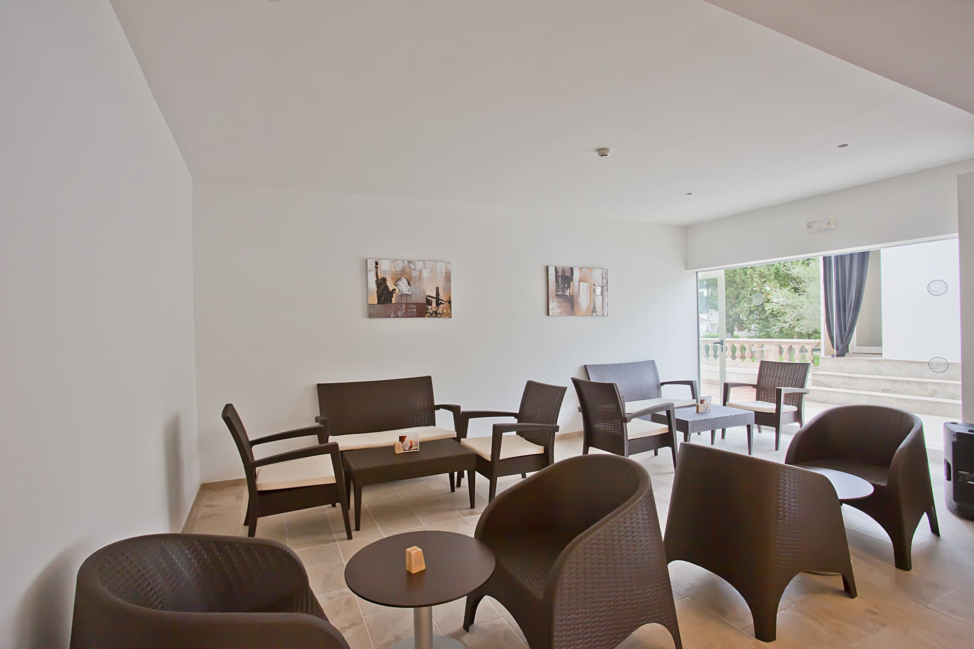 FERGUS Bermudas, Bar