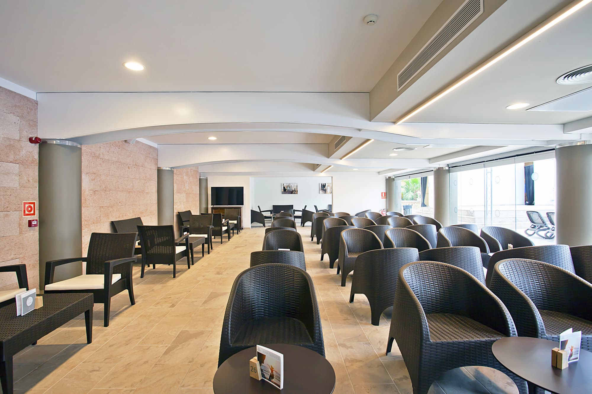 FERGUS Bermudas, Bar