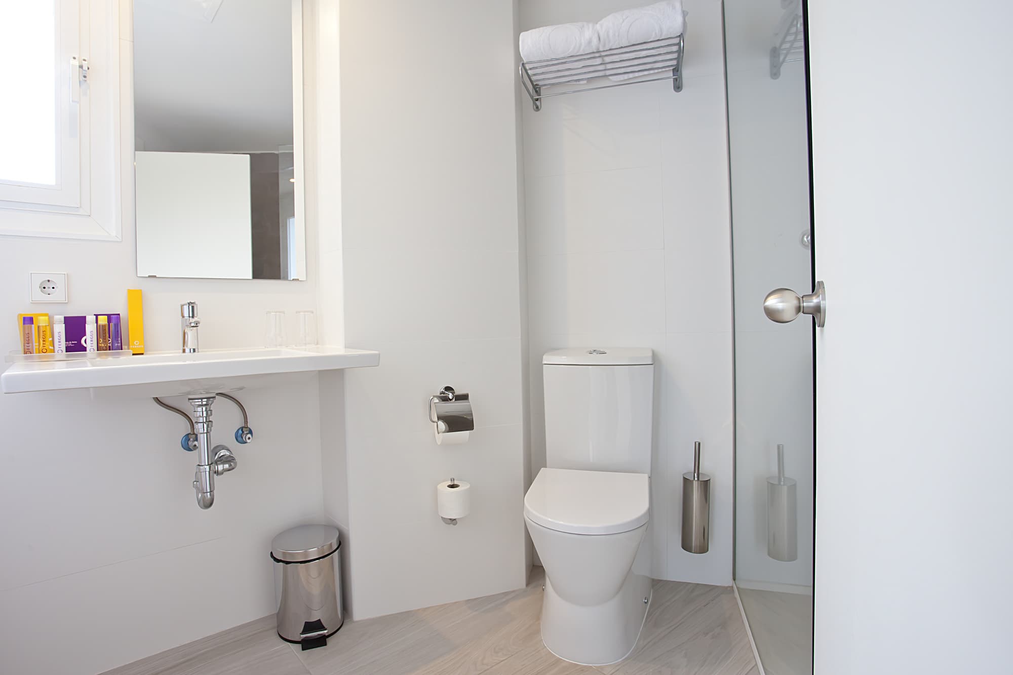 FERGUS Bermudas, Room