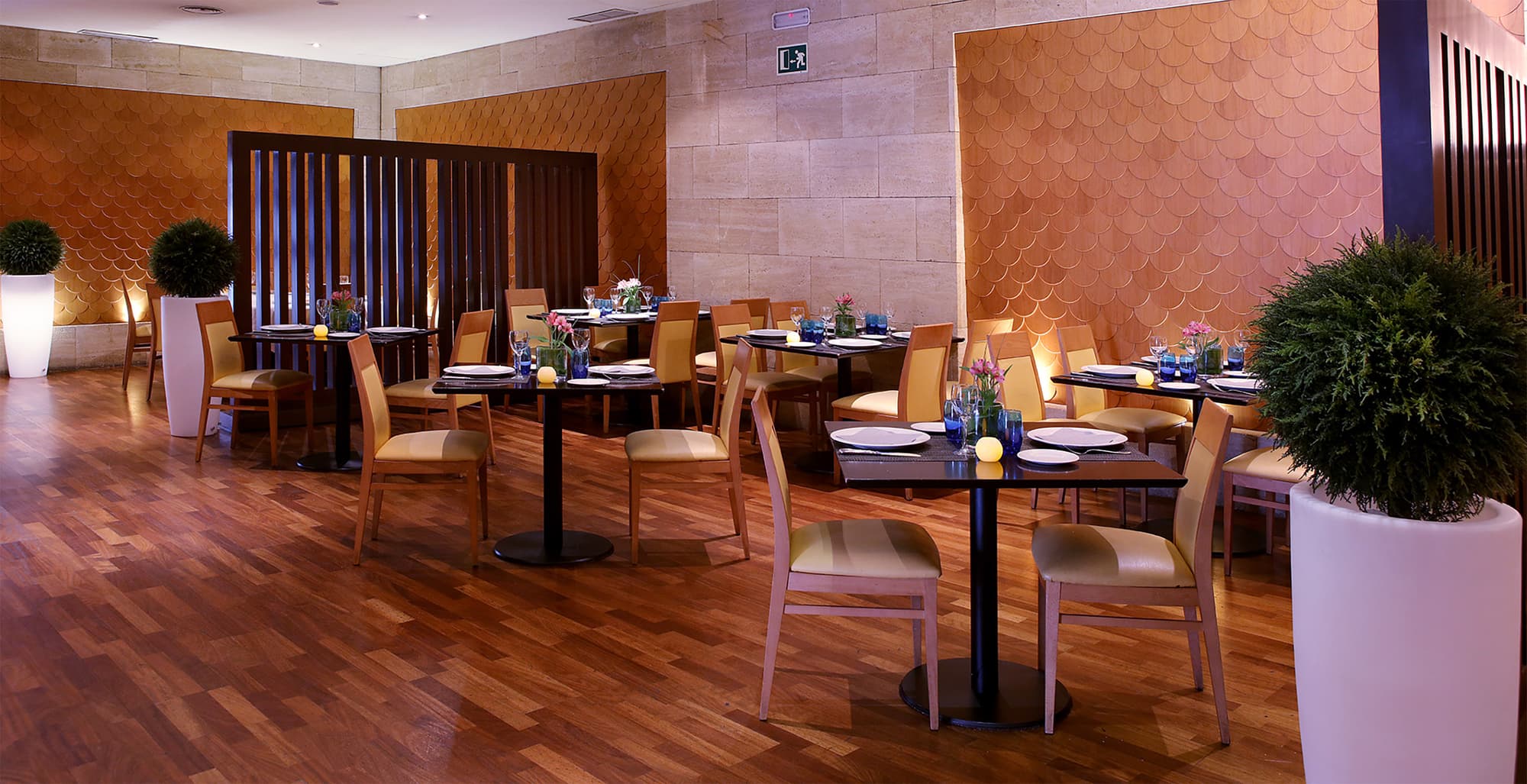 Abba Fonseca, Restaurant