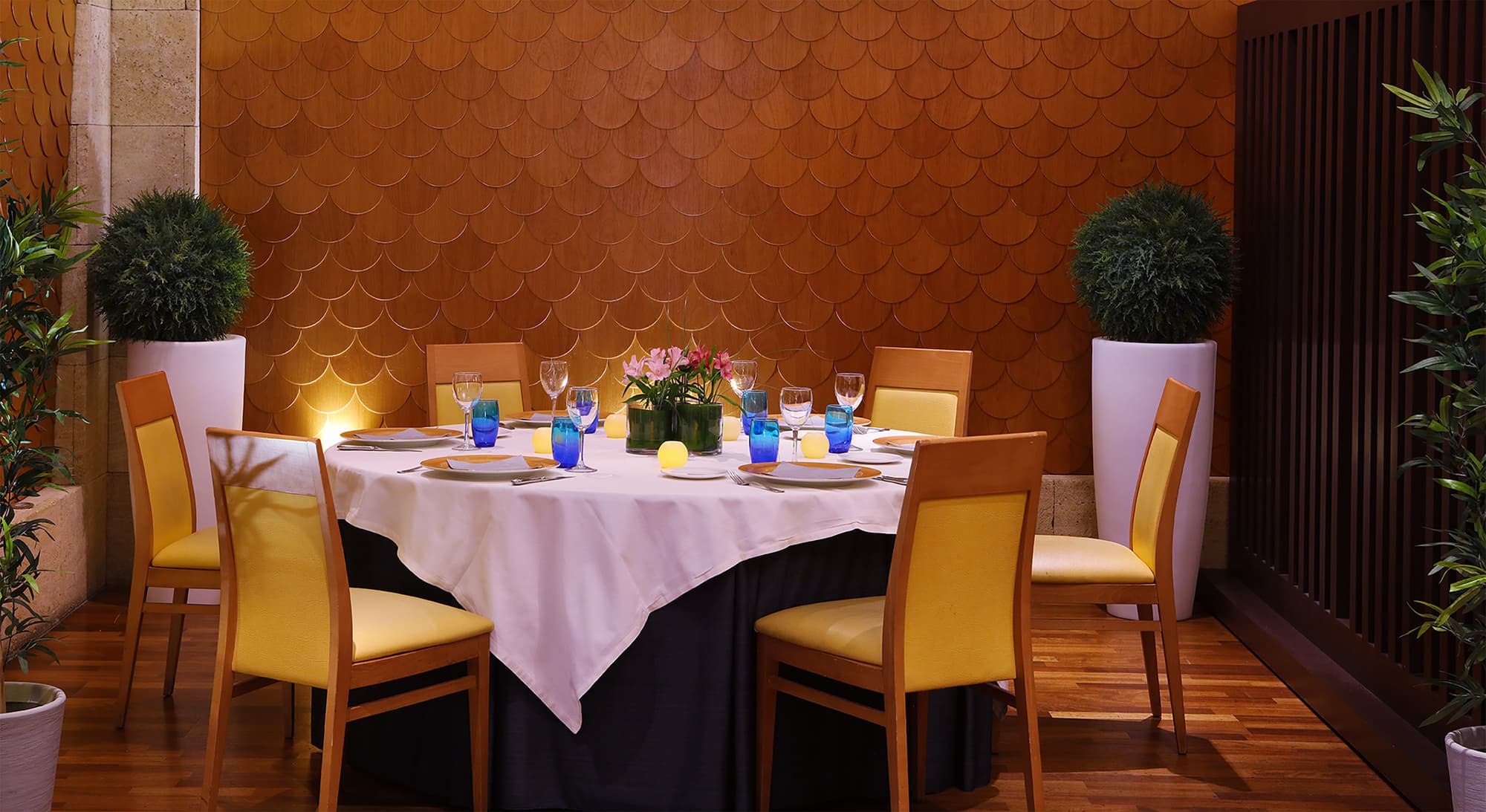 Abba Fonseca, Restaurant