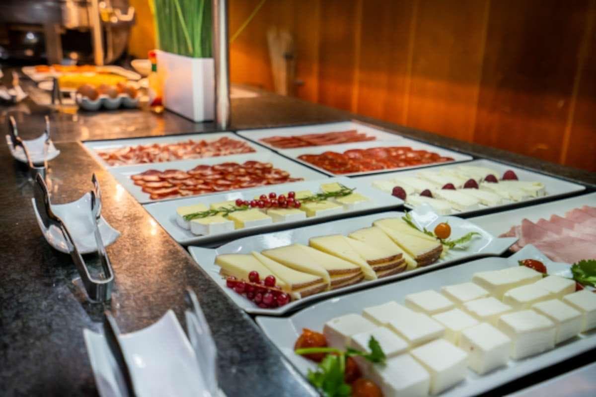 Abba Fonseca, Restaurant