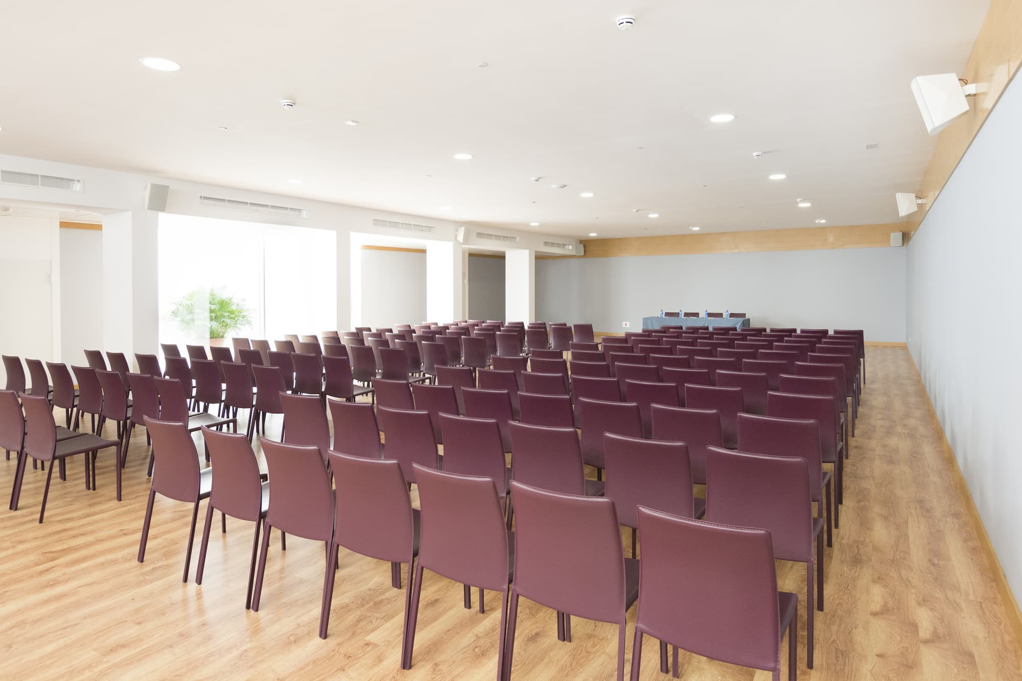 Reverence Mare Hotel, Conferences