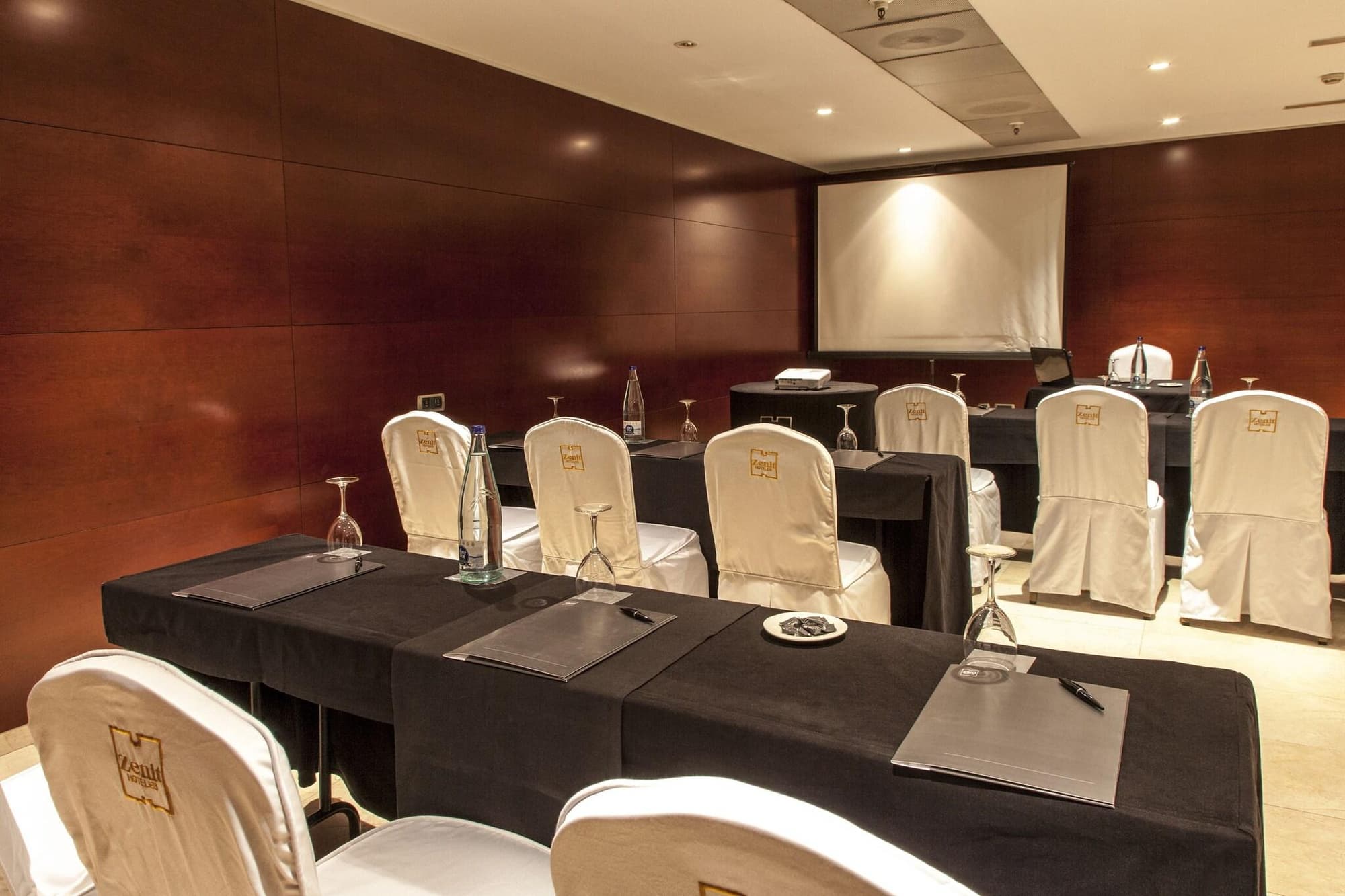 Zenit Don Yo, Conferences