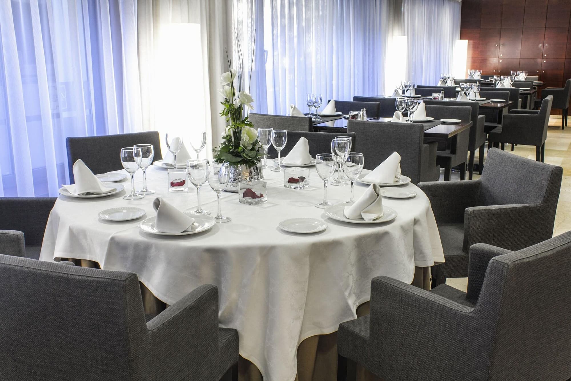 Zenit Don Yo, Restaurant