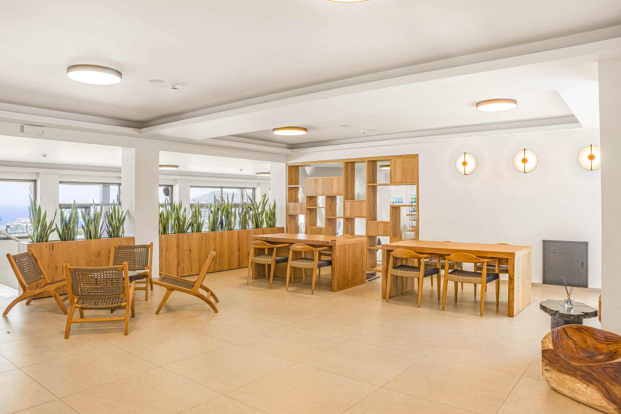 Village Panorama, Lobby